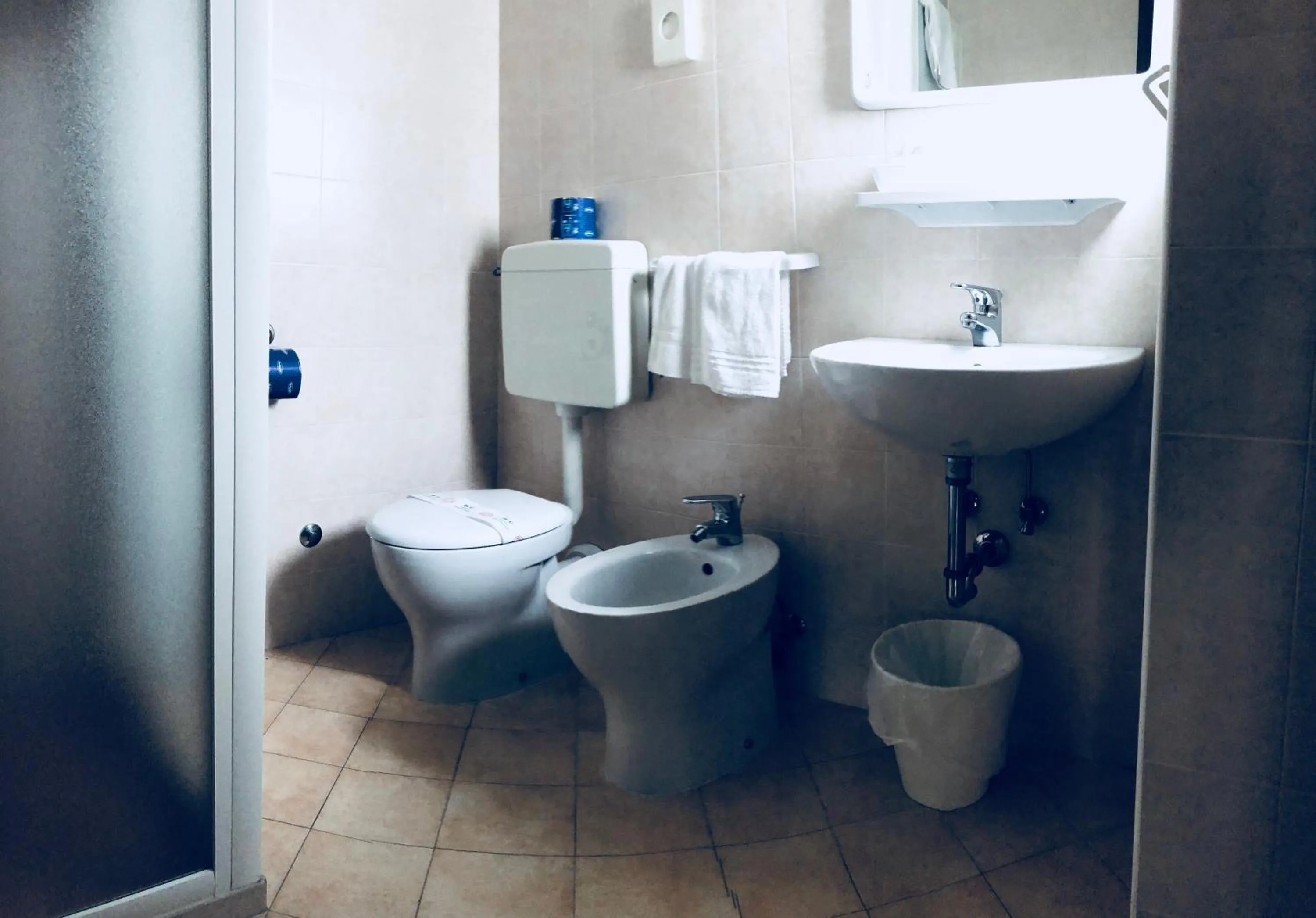 Bathroom in Hotel Aplo - Breakfast Experience