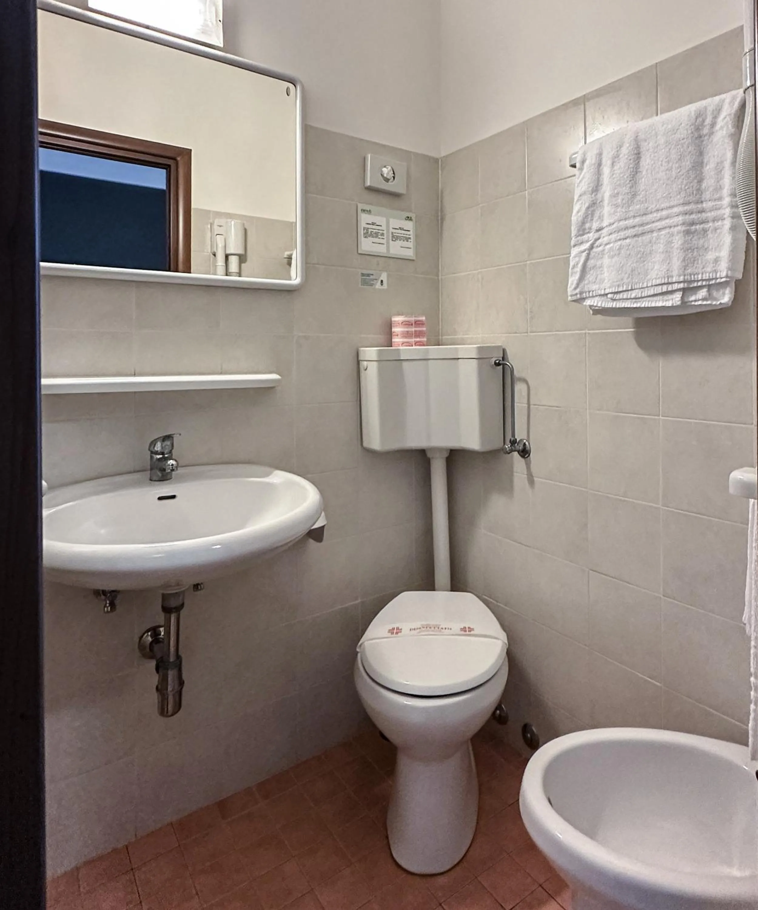 Toilet in Hotel Aplo - Breakfast Experience