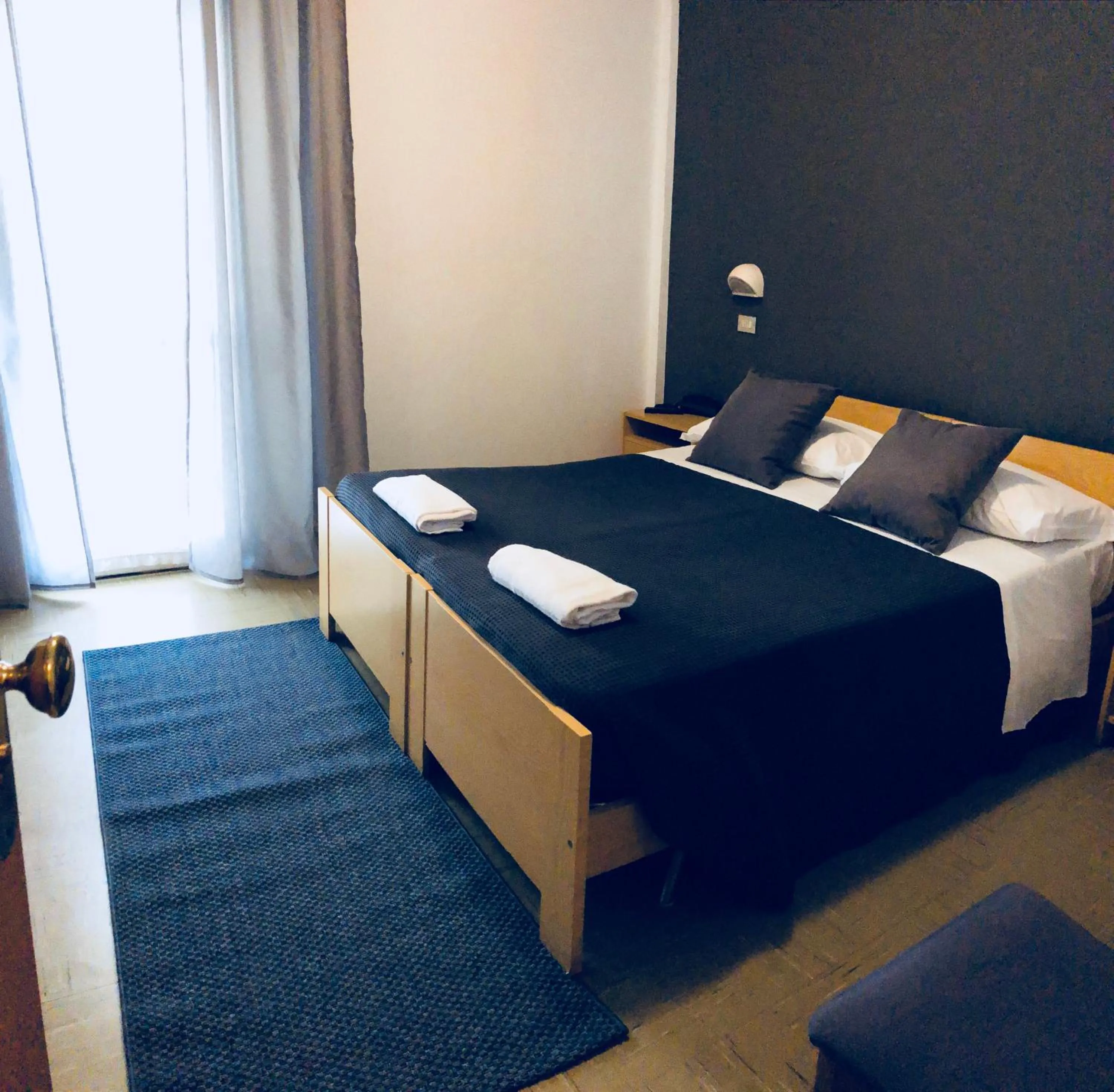 Bedroom, Bed in Hotel Aplo - Breakfast Experience