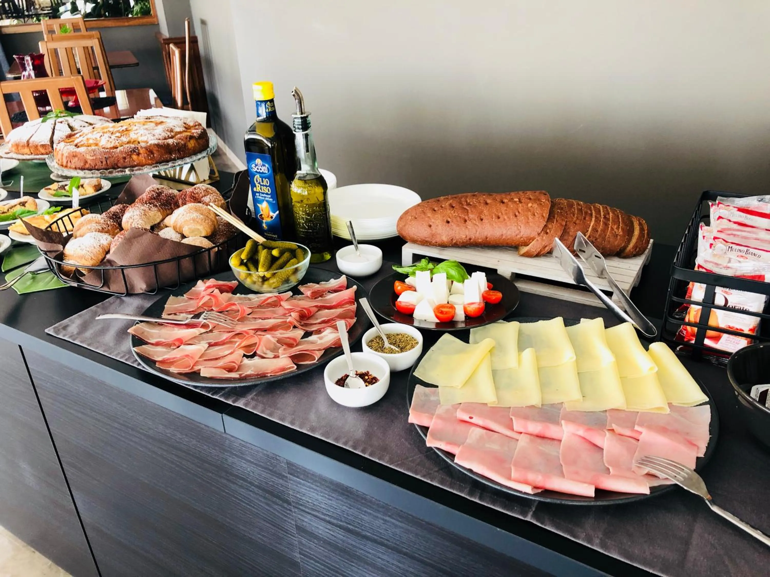 Buffet breakfast in Hotel Aplo - Breakfast Experience