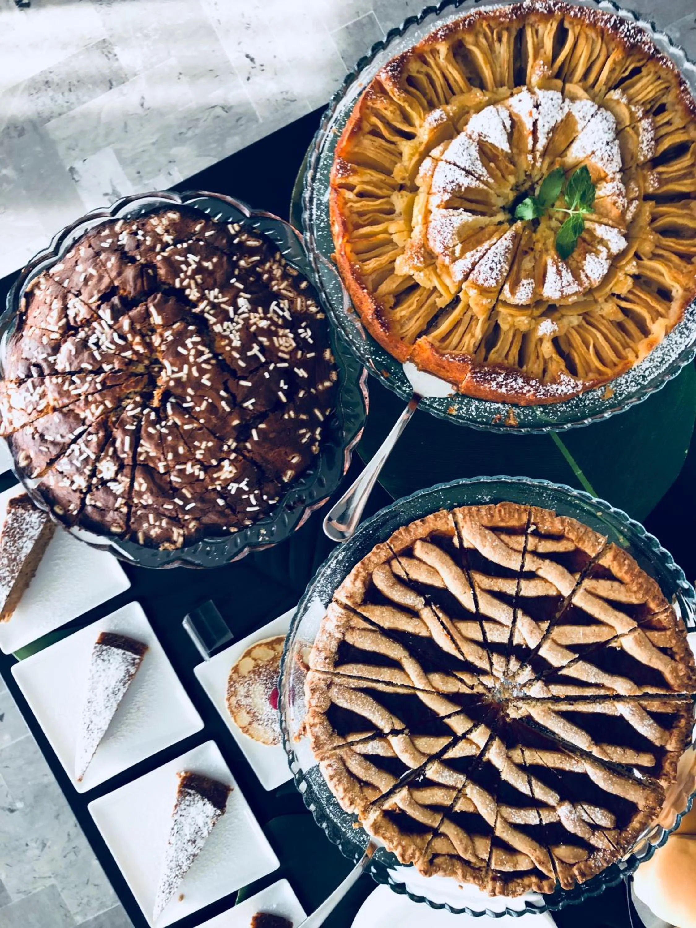 Food and drinks in Hotel Aplo - Breakfast Experience