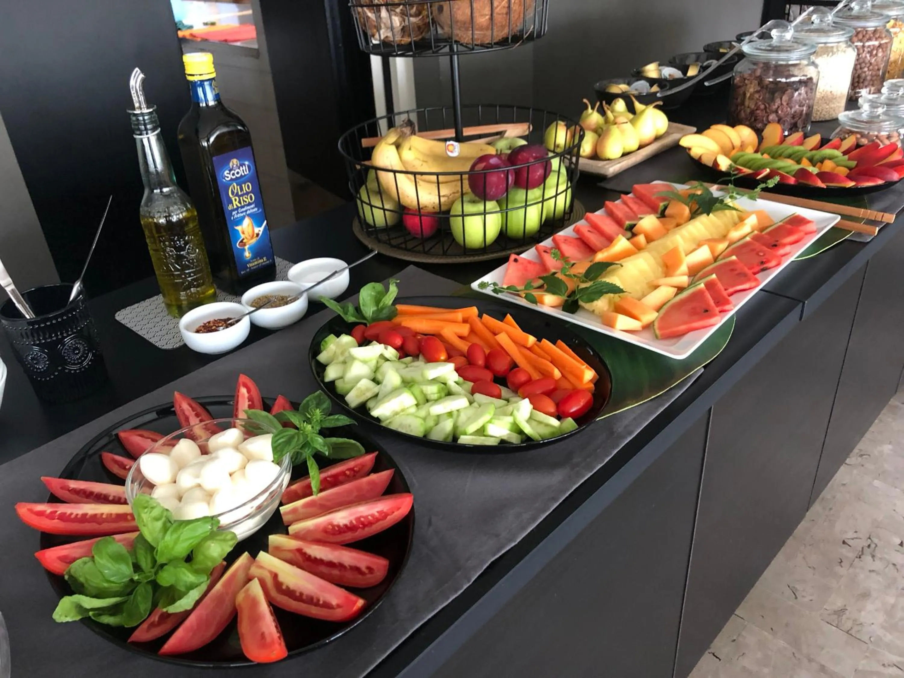 Food and drinks in Hotel Aplo - Breakfast Experience