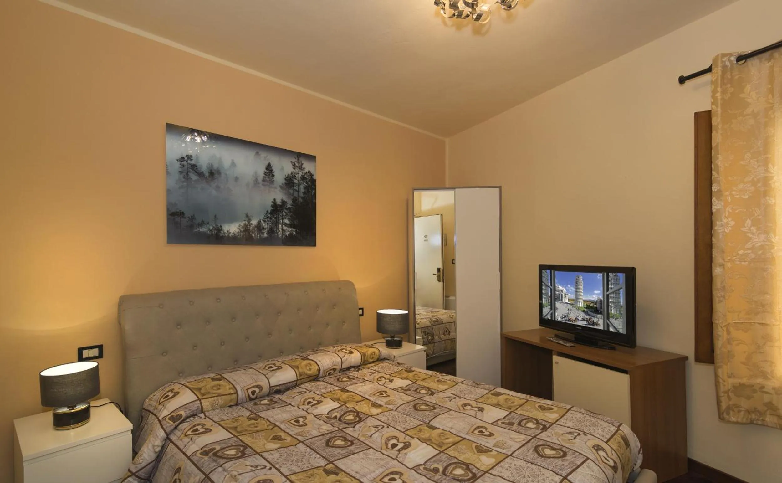 Decorative detail, Bed in Hotel Il Giardino