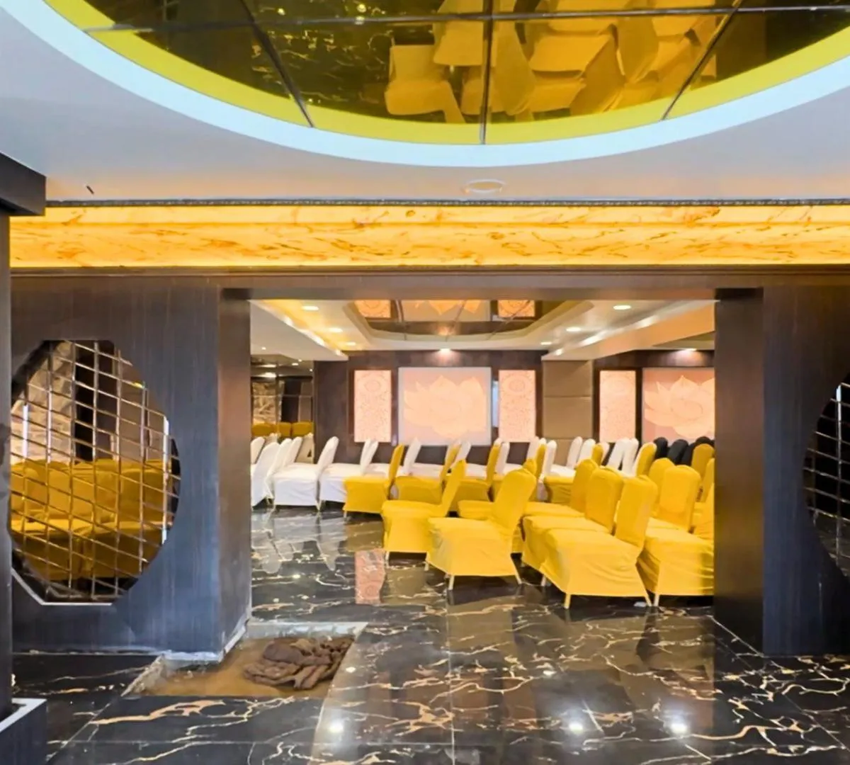 Banquet/Function facilities in Hotel Runway Inn