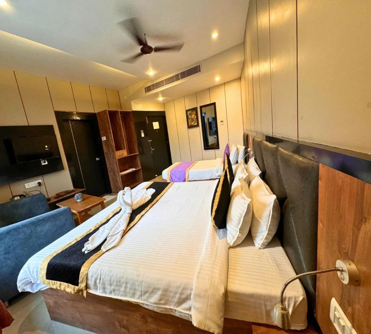 Bed in Hotel Runway Inn