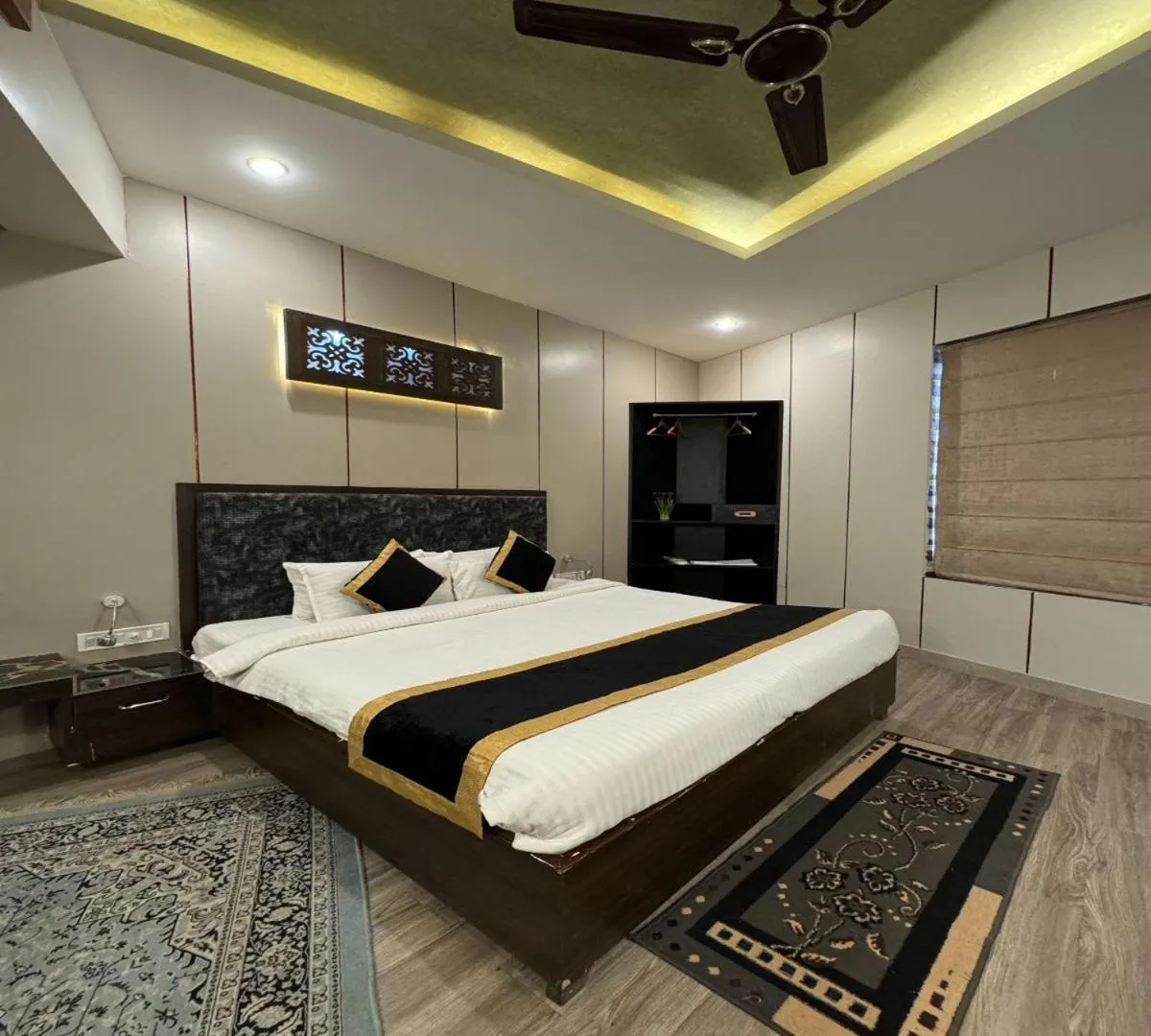 Bed in Hotel Runway Inn