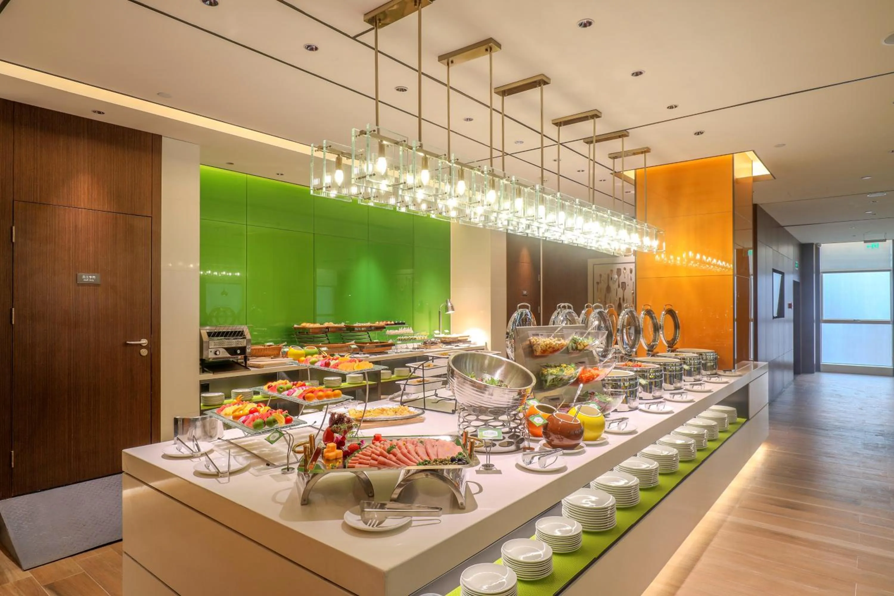 Restaurant/places to eat in Hampton by Hilton Guangzhou Dongxiaonan