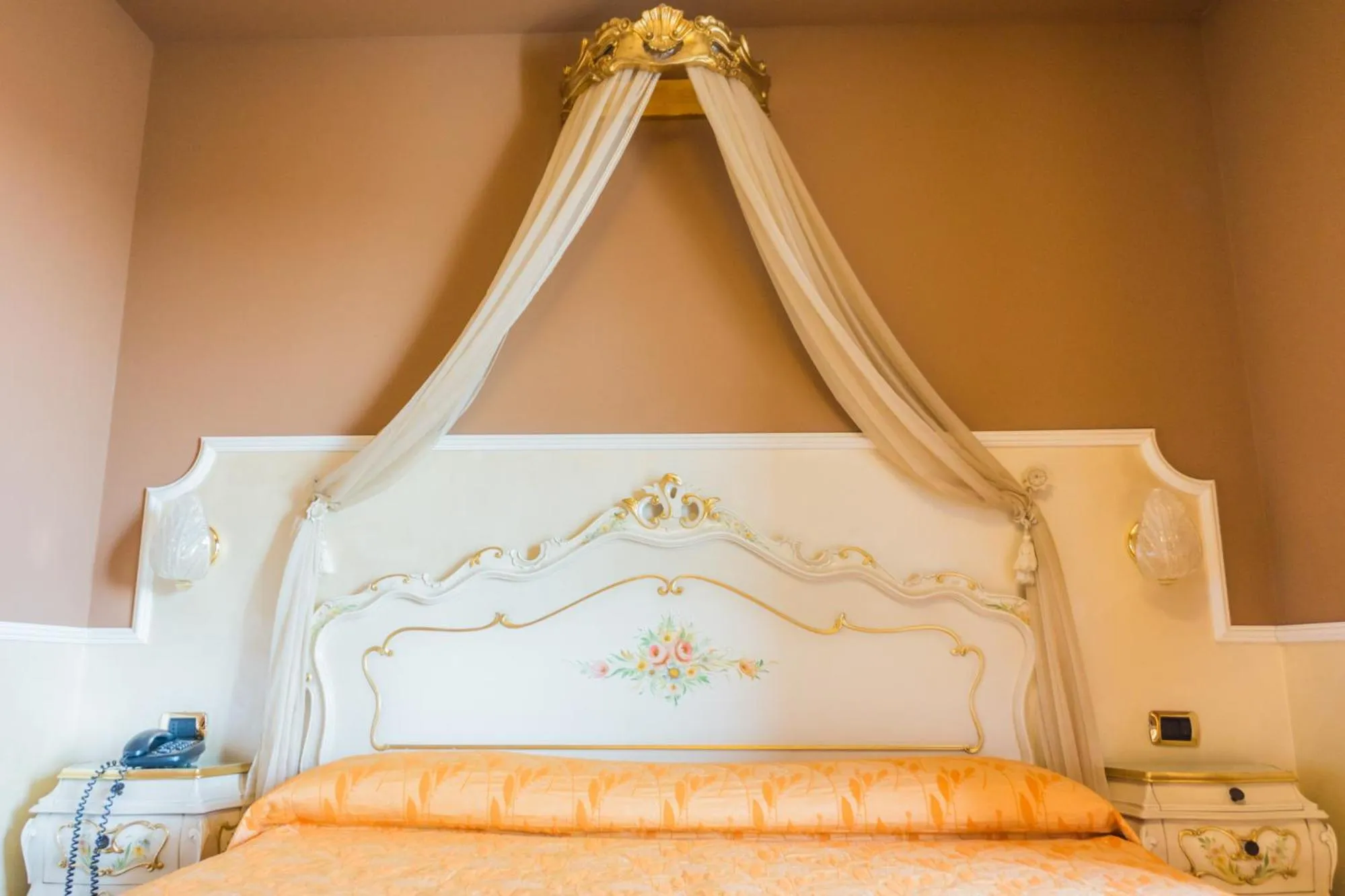 Decorative detail, Bed in Hotel Confine