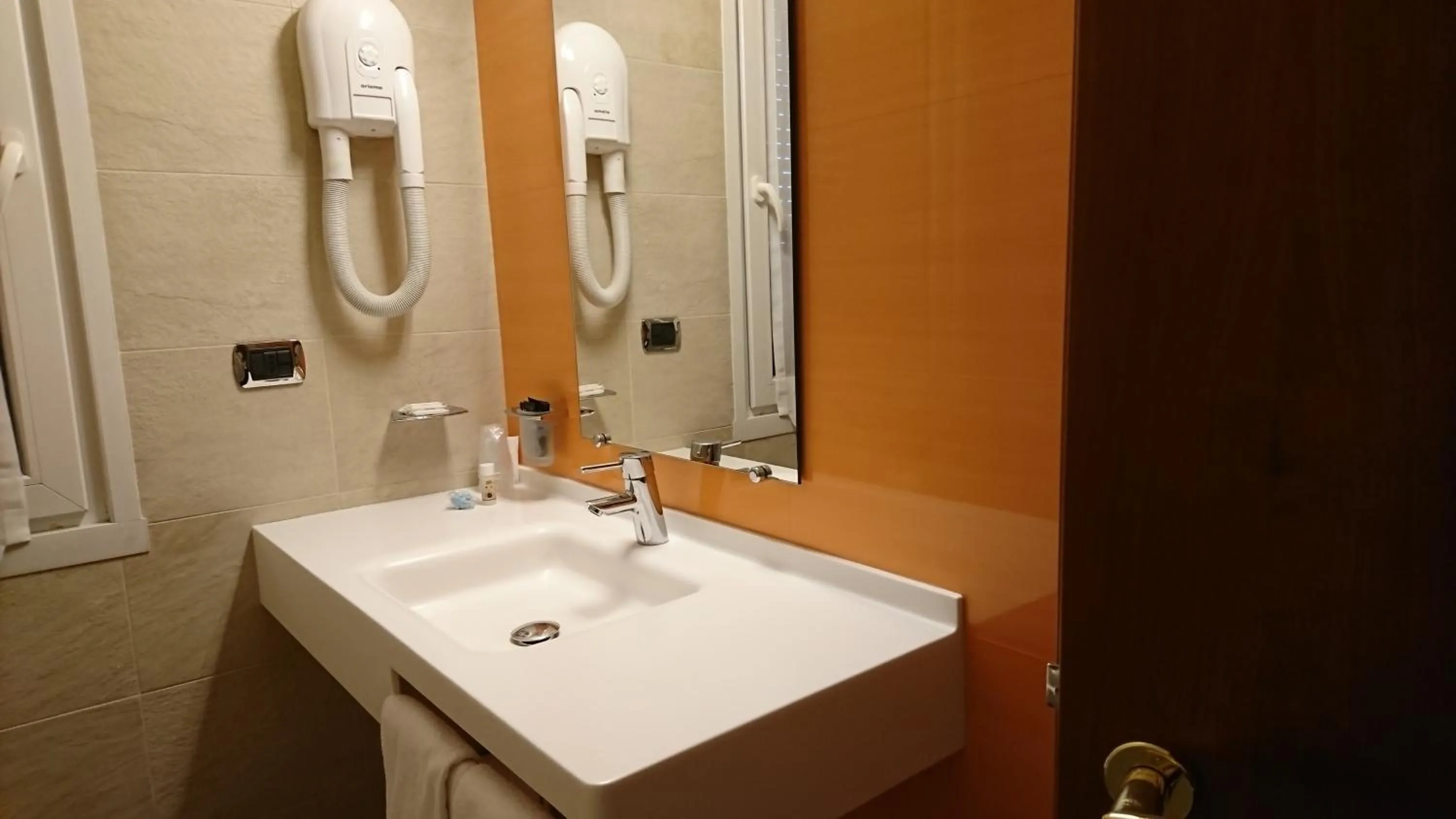 Bathroom in Hotel Confine