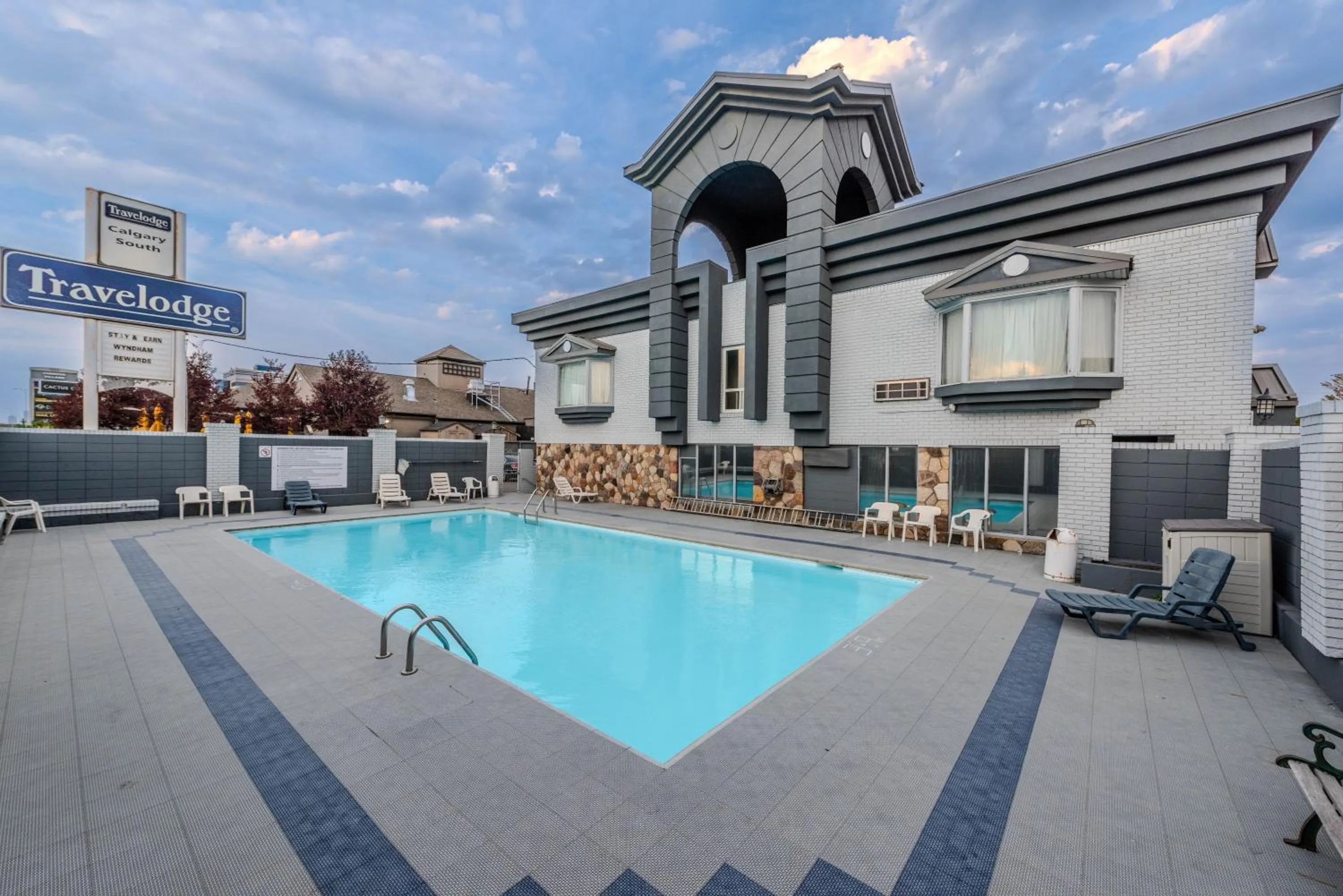 Swimming pool in Travelodge by Wyndham Calgary South