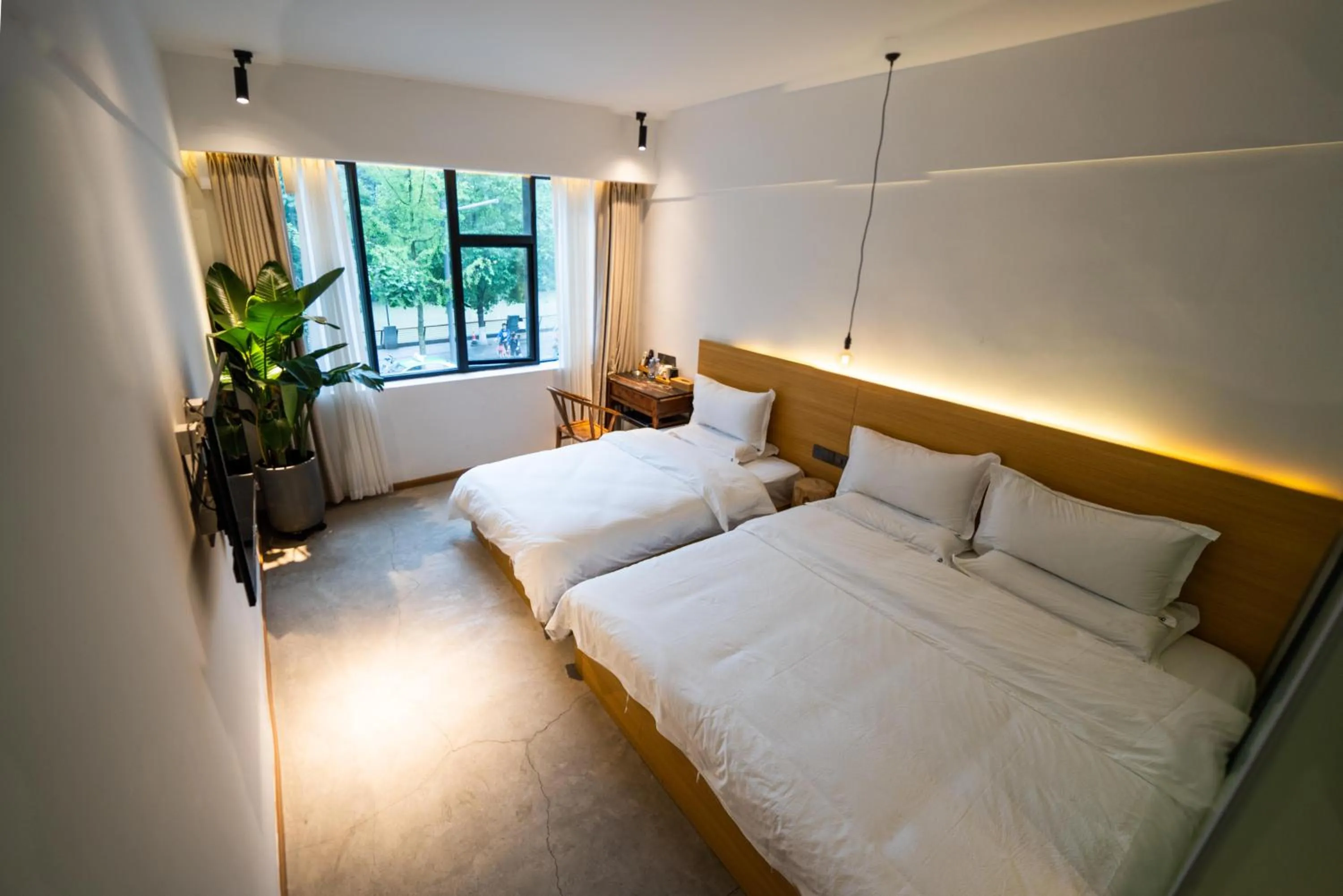 River view, Bed in Moonlight Hotel