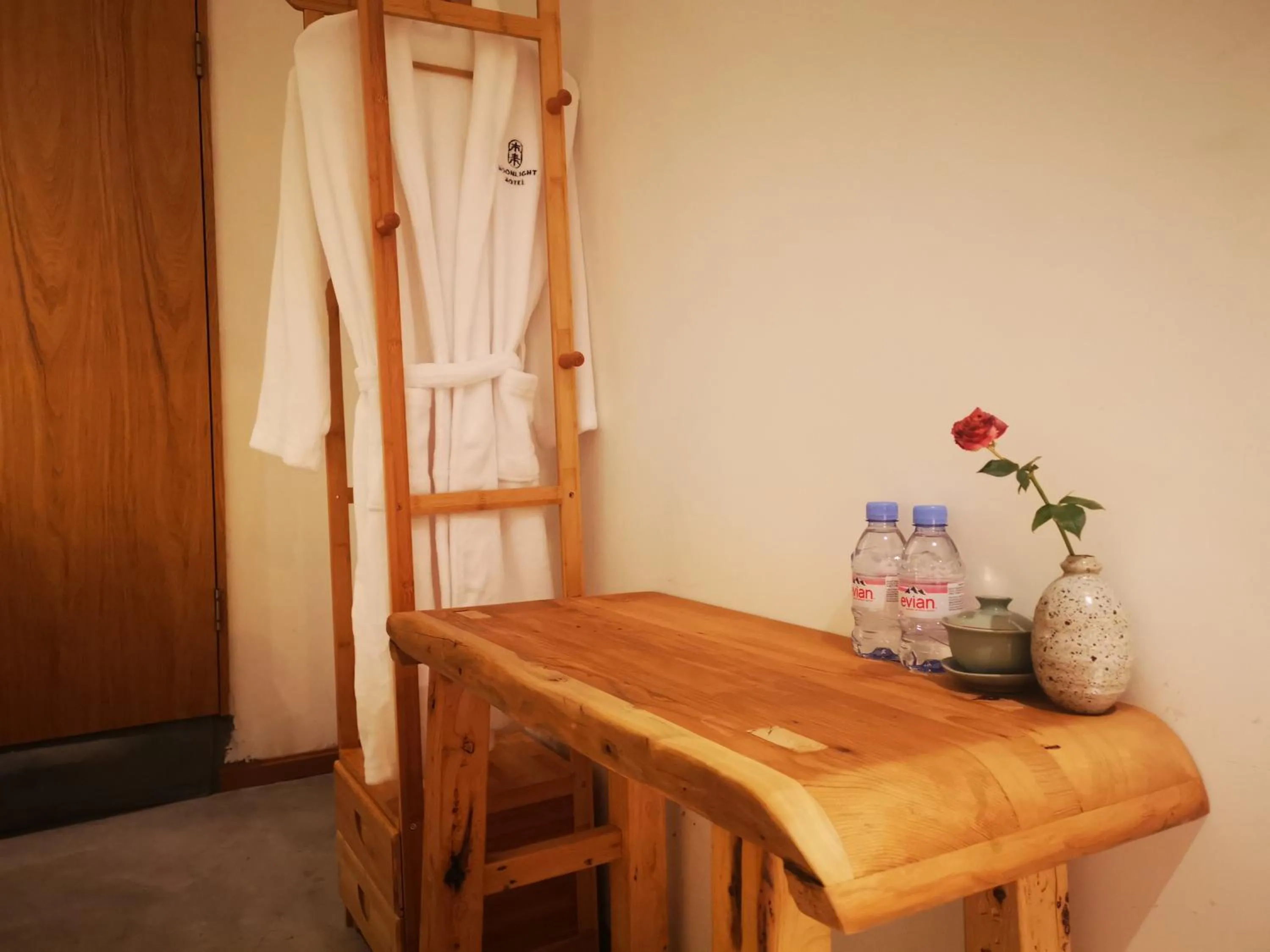 Area and facilities in Moonlight Hotel