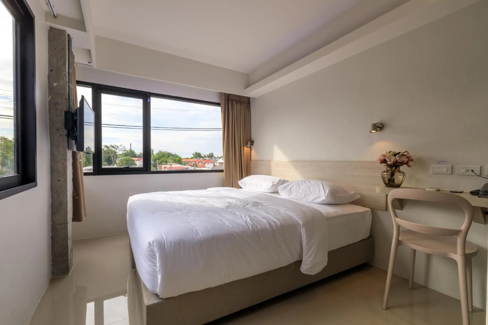 Bedroom, Bed in Prima House Pattaya