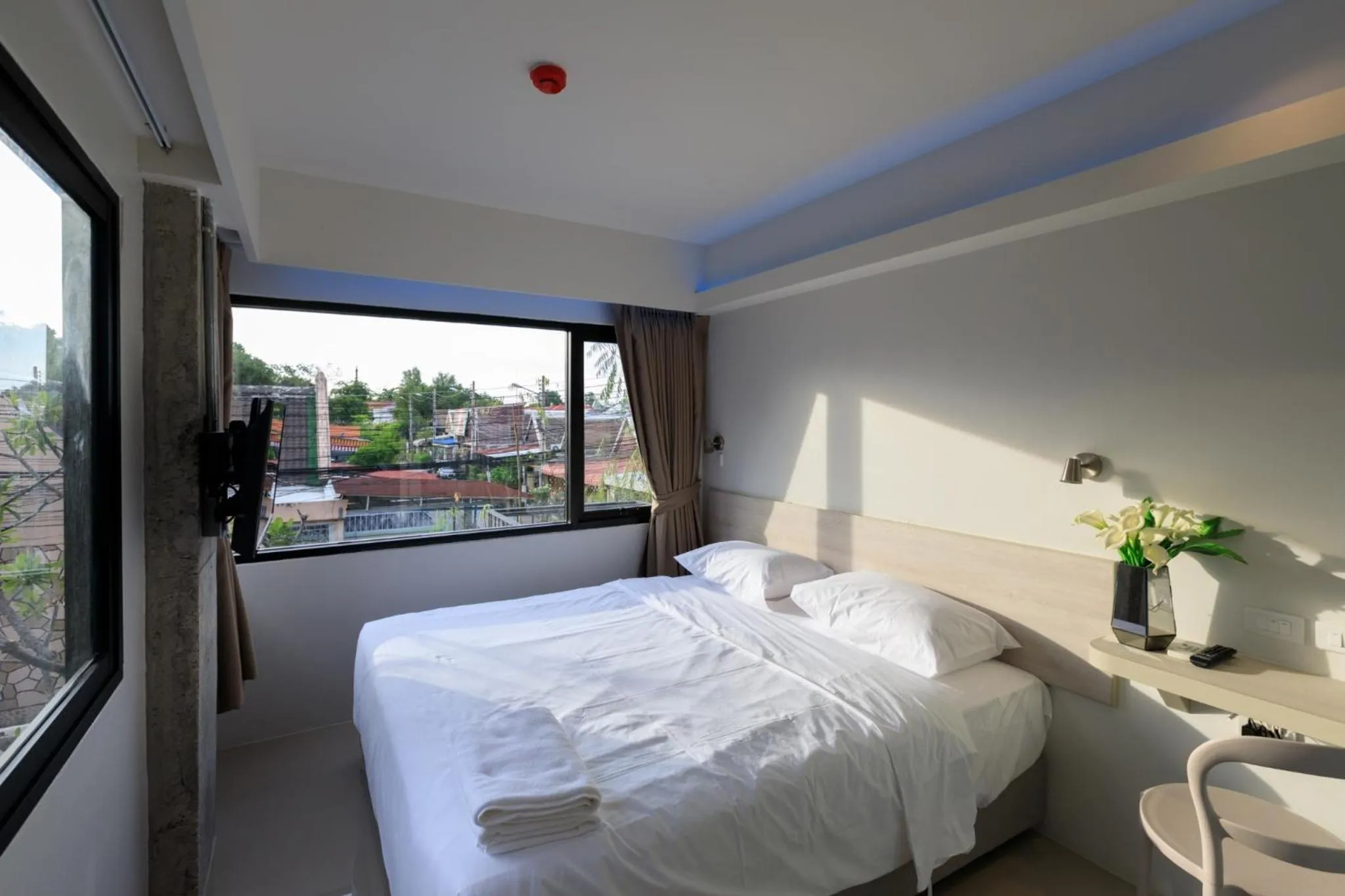 Photo of the whole room, Bed in Prima House Pattaya