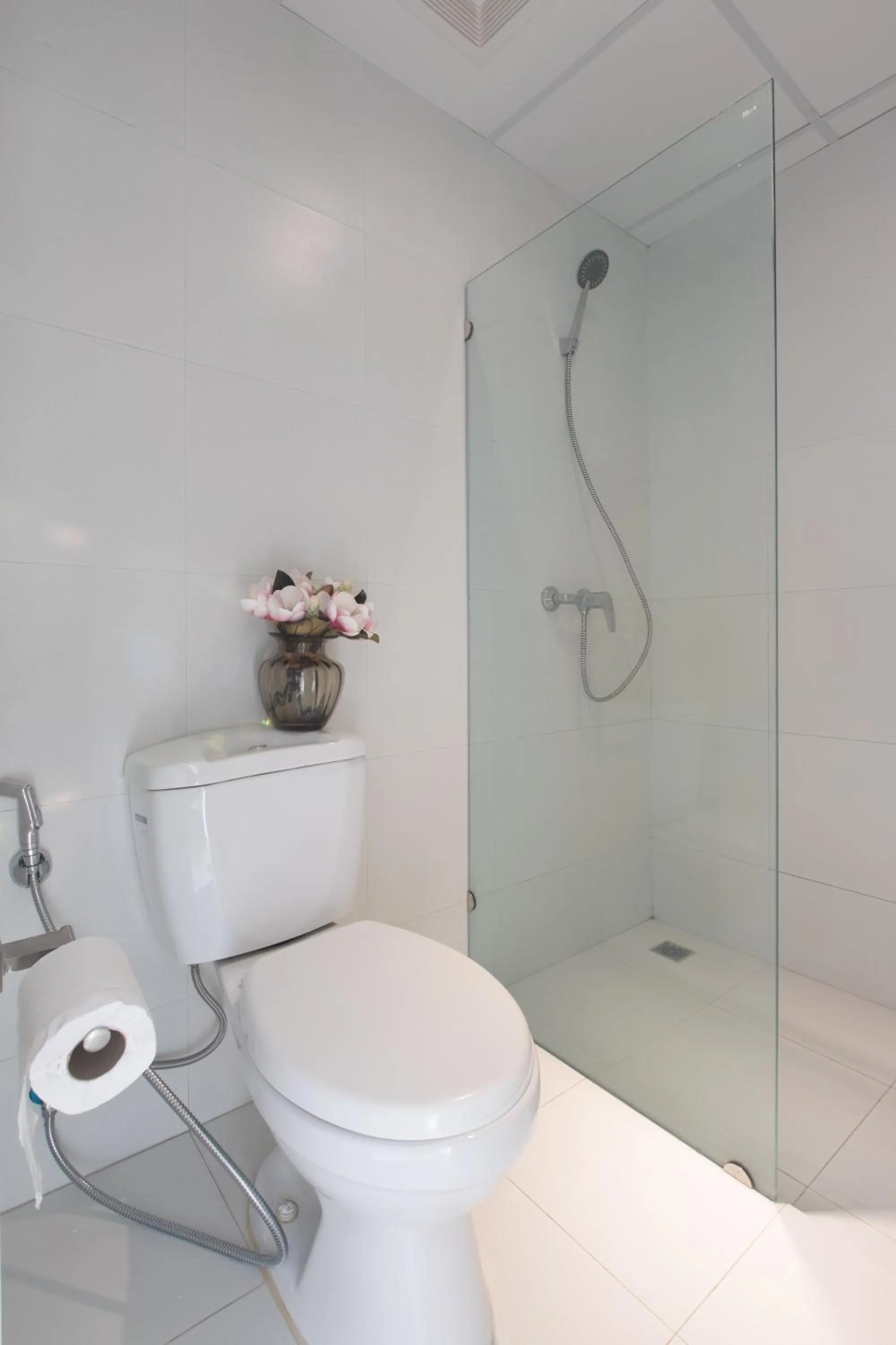 Shower in Prima House Pattaya