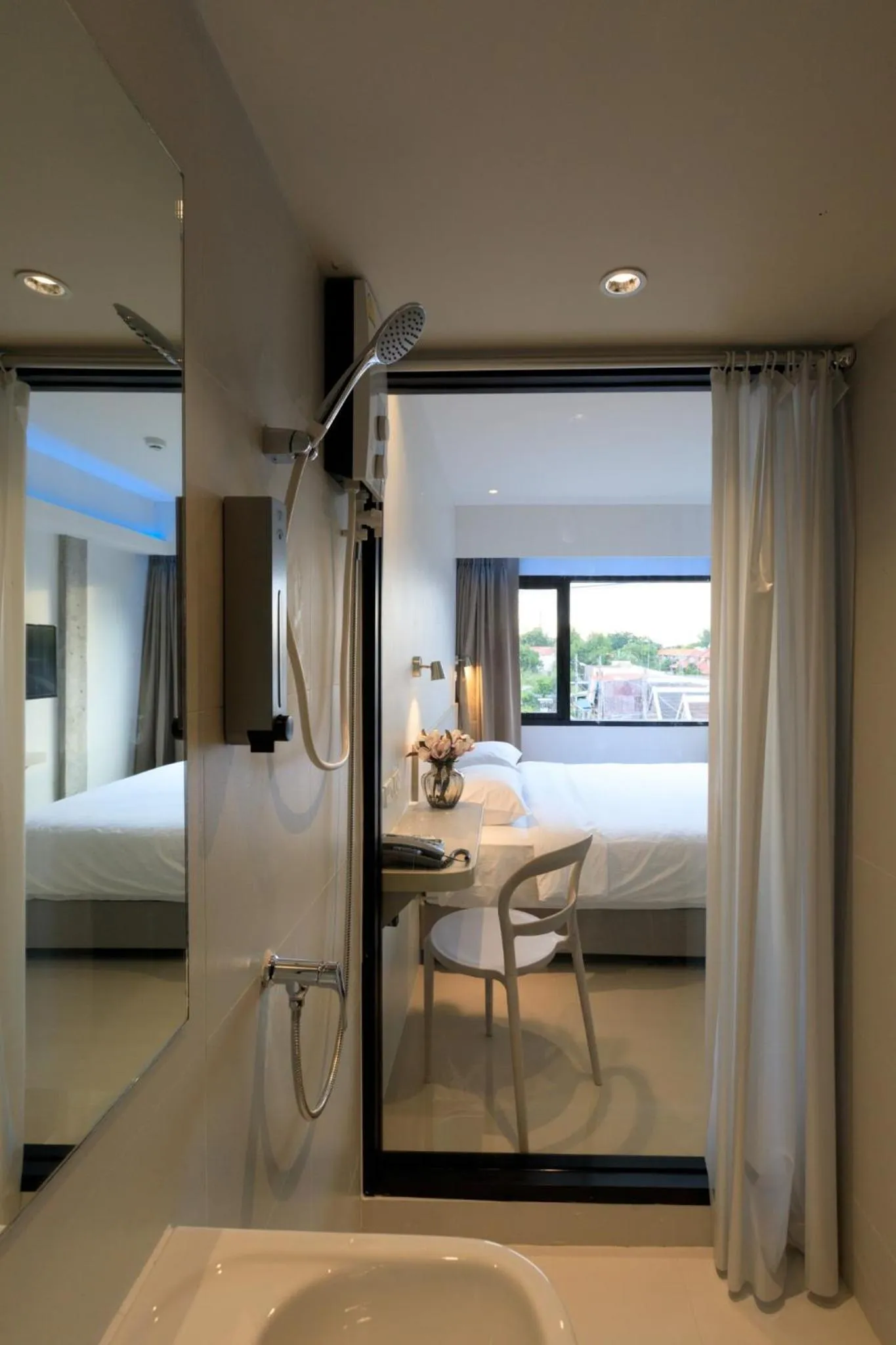 Bathroom, Bed in Prima House Pattaya
