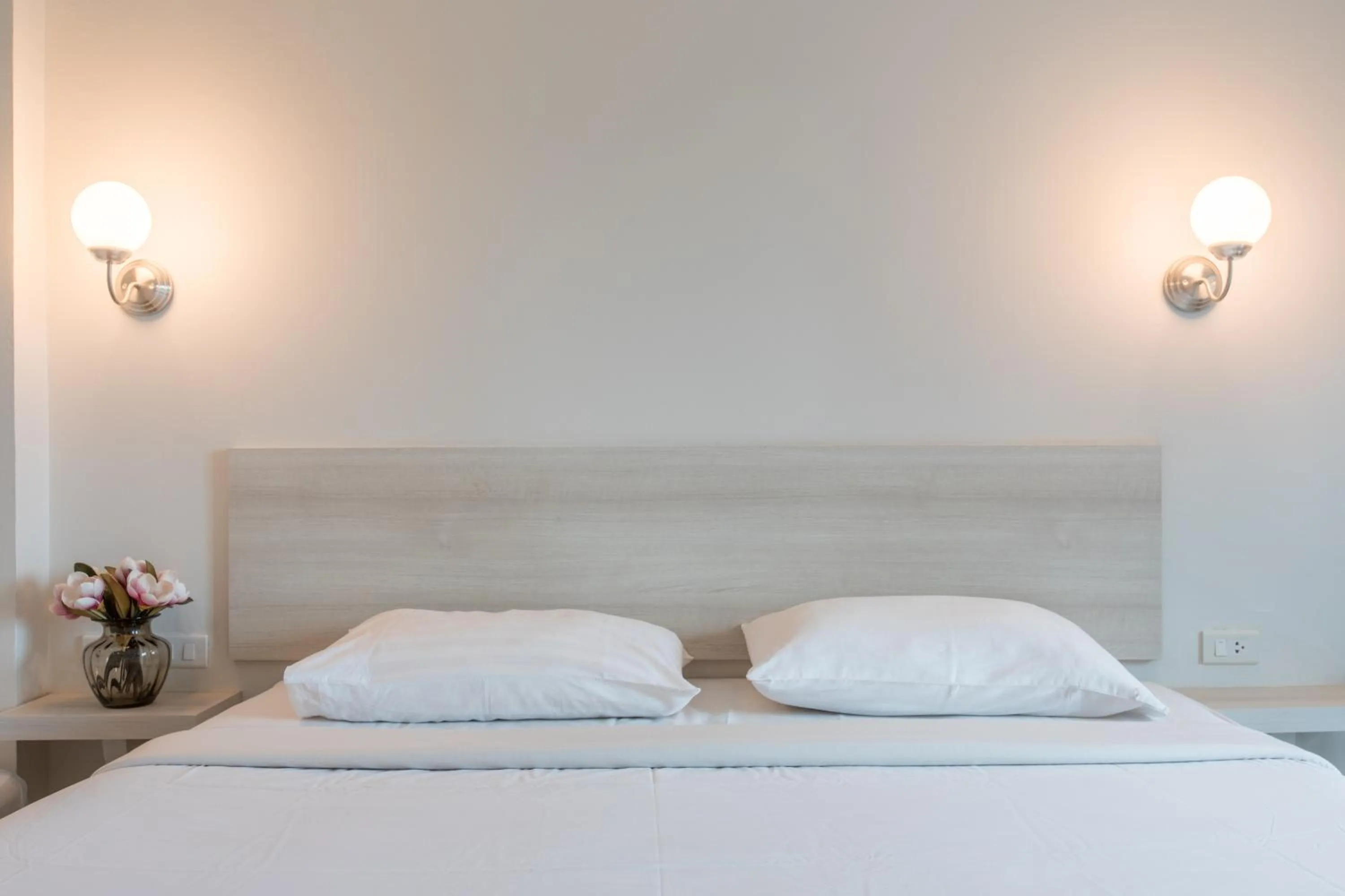 Bedroom, Bed in Prima House Pattaya