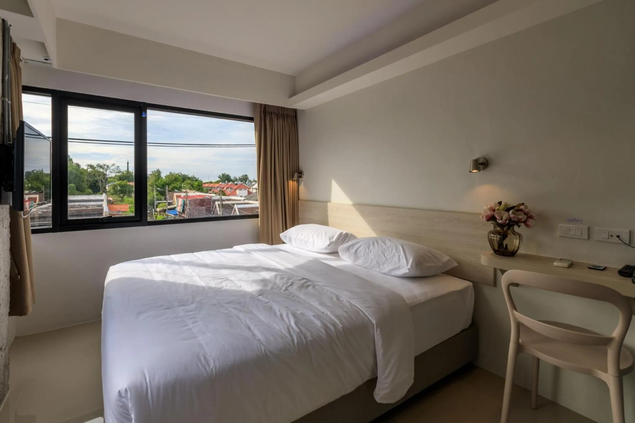 Bedroom, Bed in Prima House Pattaya