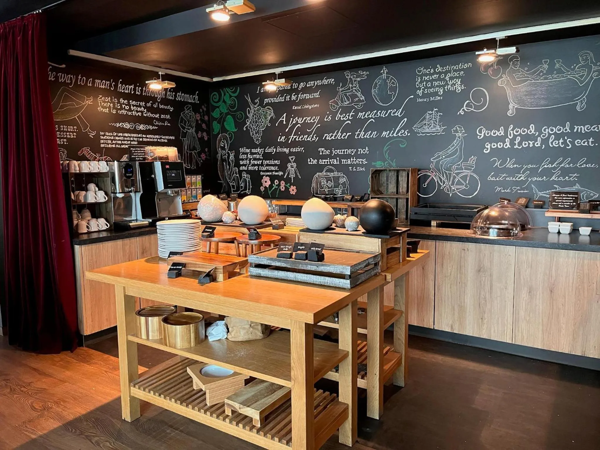 Restaurant/places to eat in pentahotel Birmingham