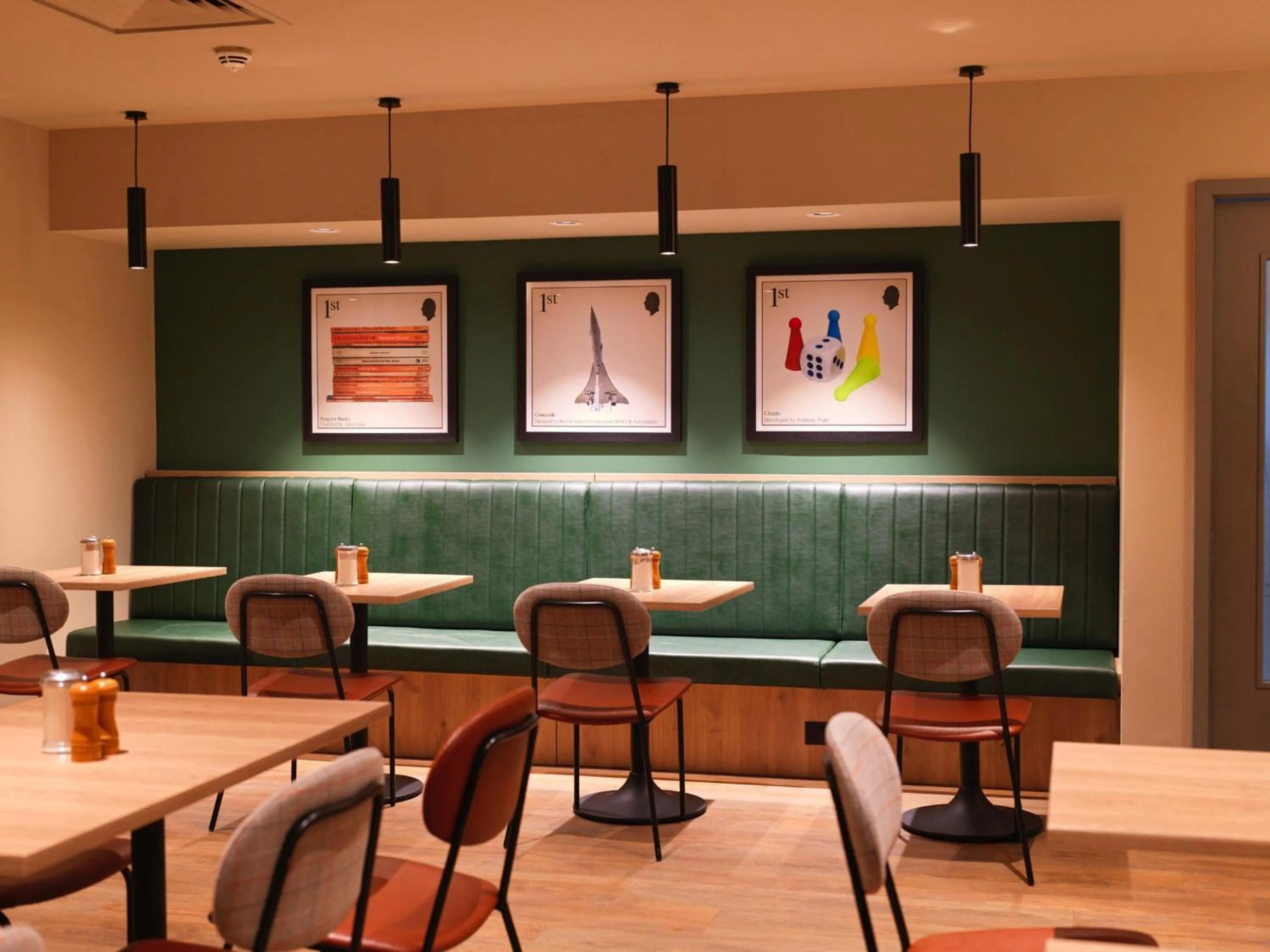 Lounge or bar in B&B HOTEL Birmingham Centre