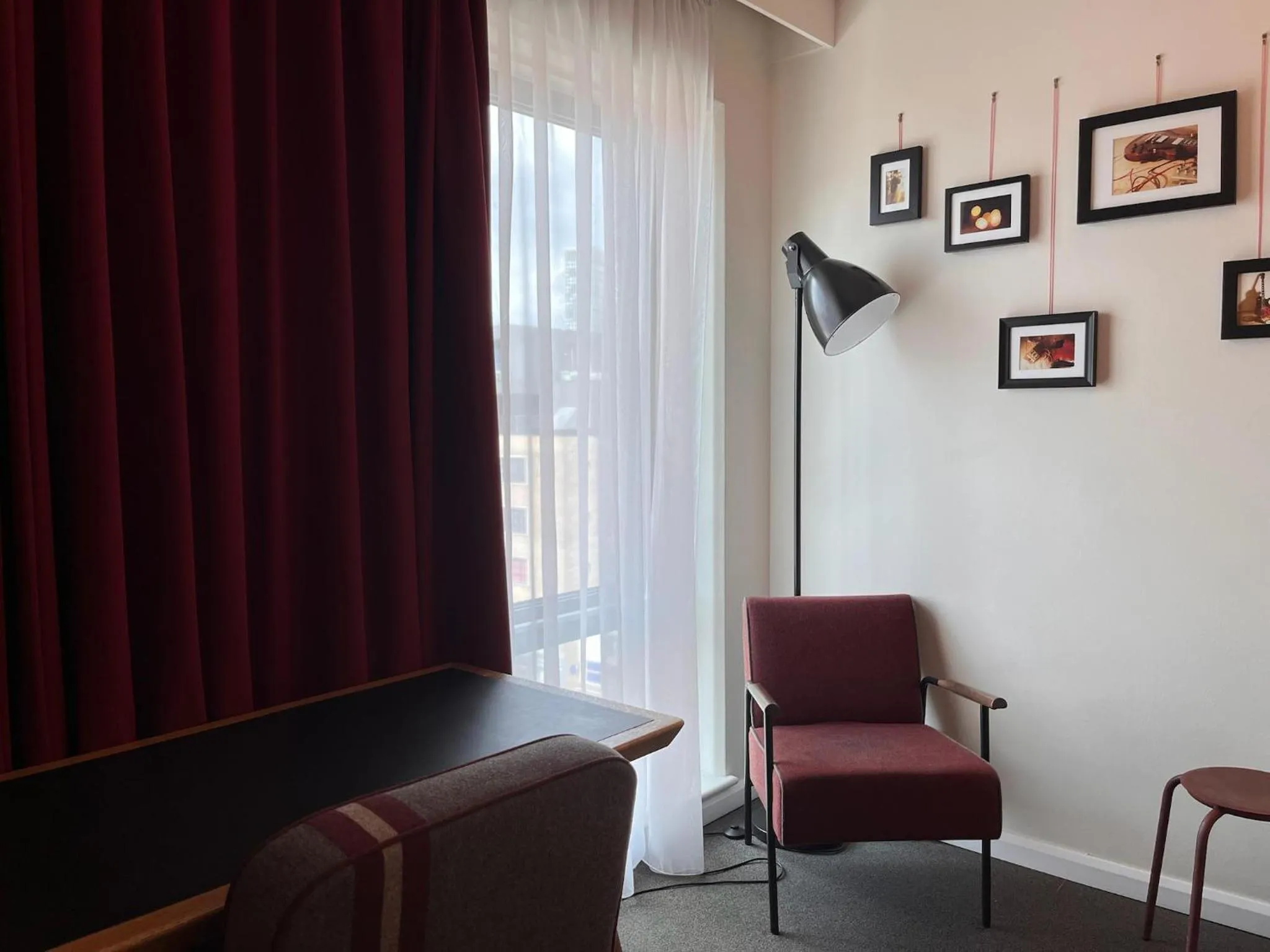 Photo of the whole room in pentahotel Birmingham