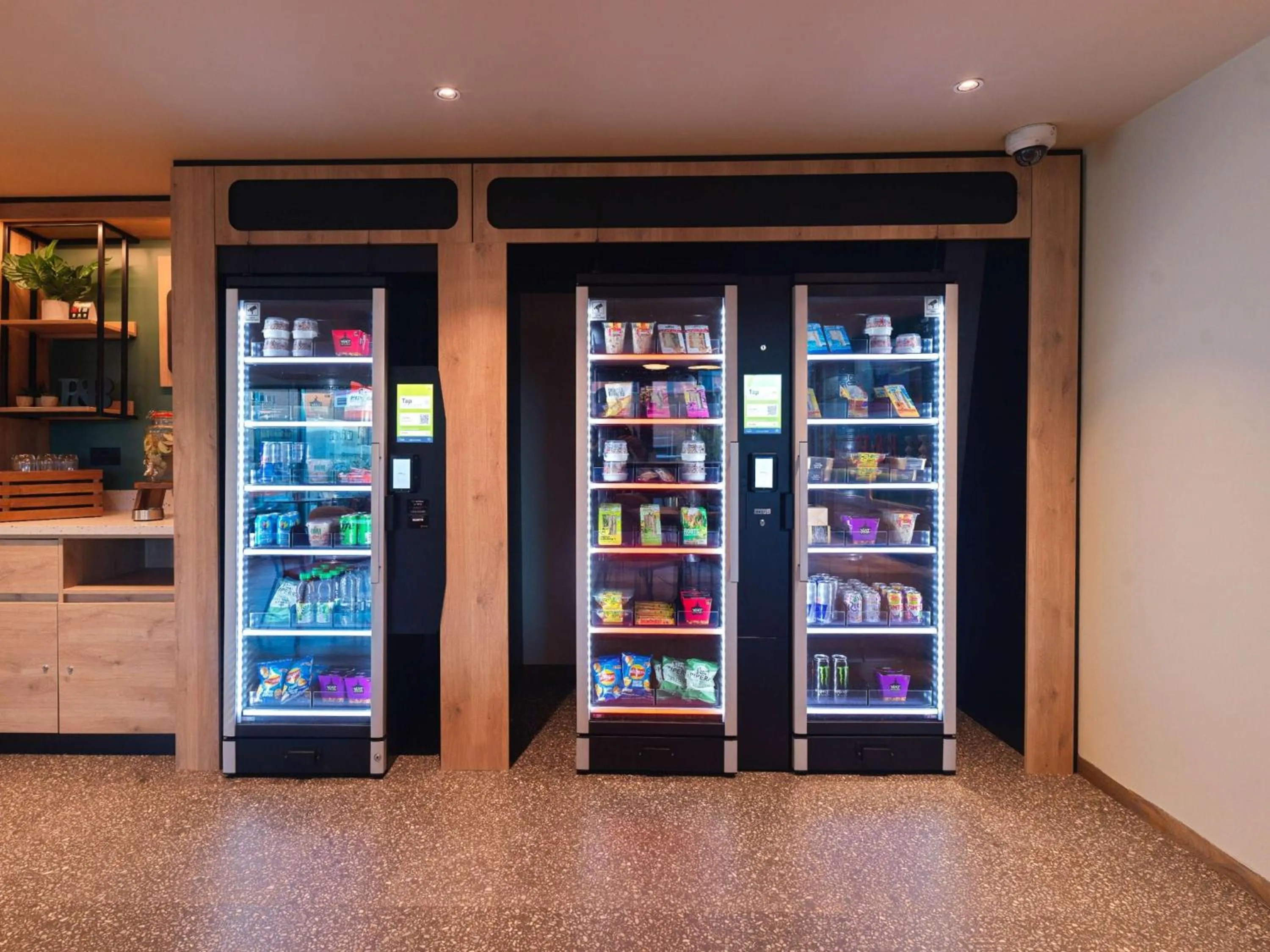 Lobby or reception in B&B HOTEL Birmingham Centre