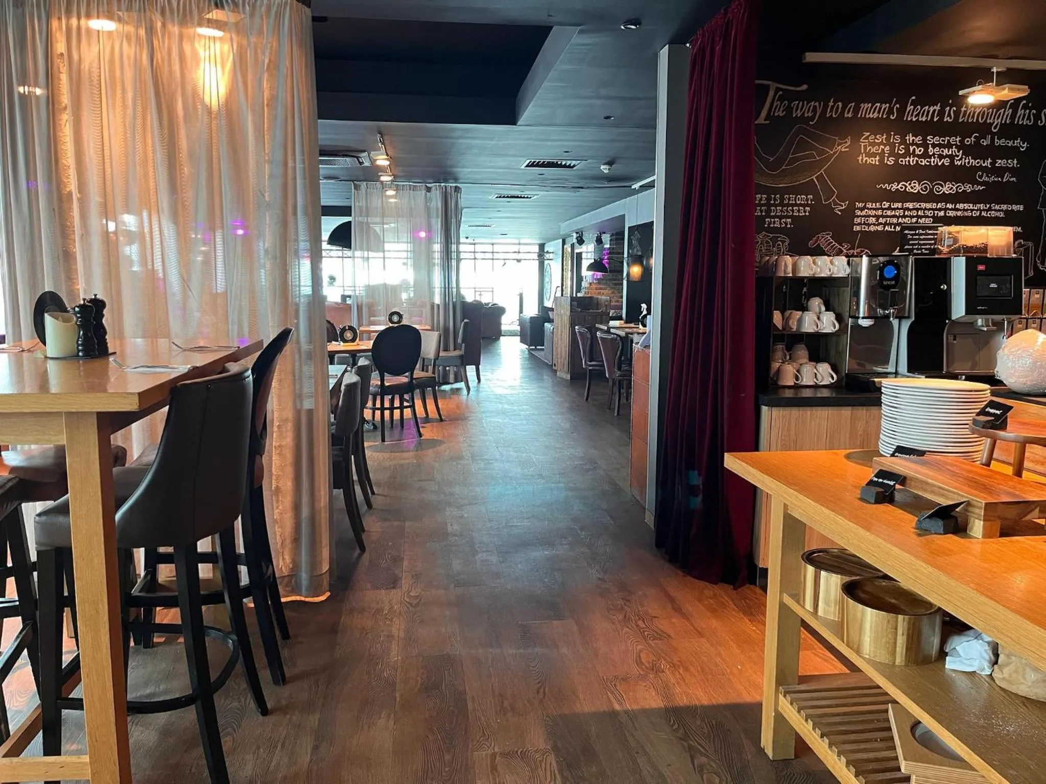 Restaurant/places to eat in pentahotel Birmingham