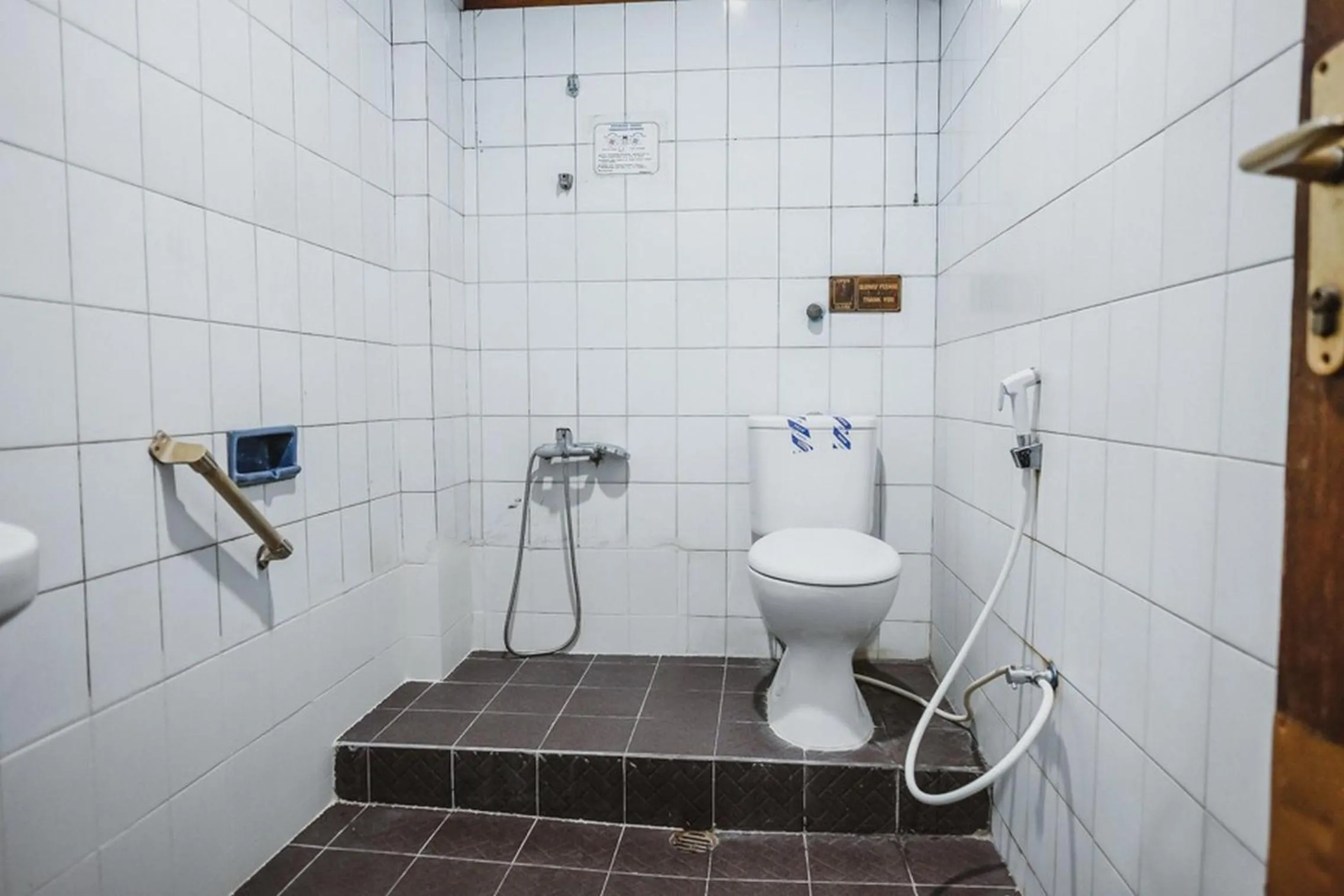 Bathroom in RedDoorz @ Ungaran