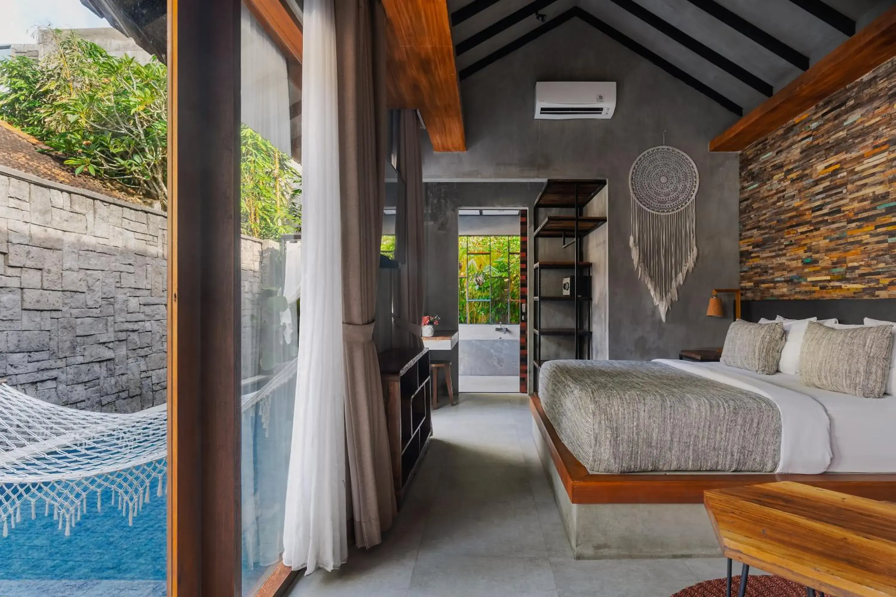 Bed in Vinna Villa Seminyak by The Wina Resorts Bed in Vinna Villa Seminyak by The Wina Resorts
