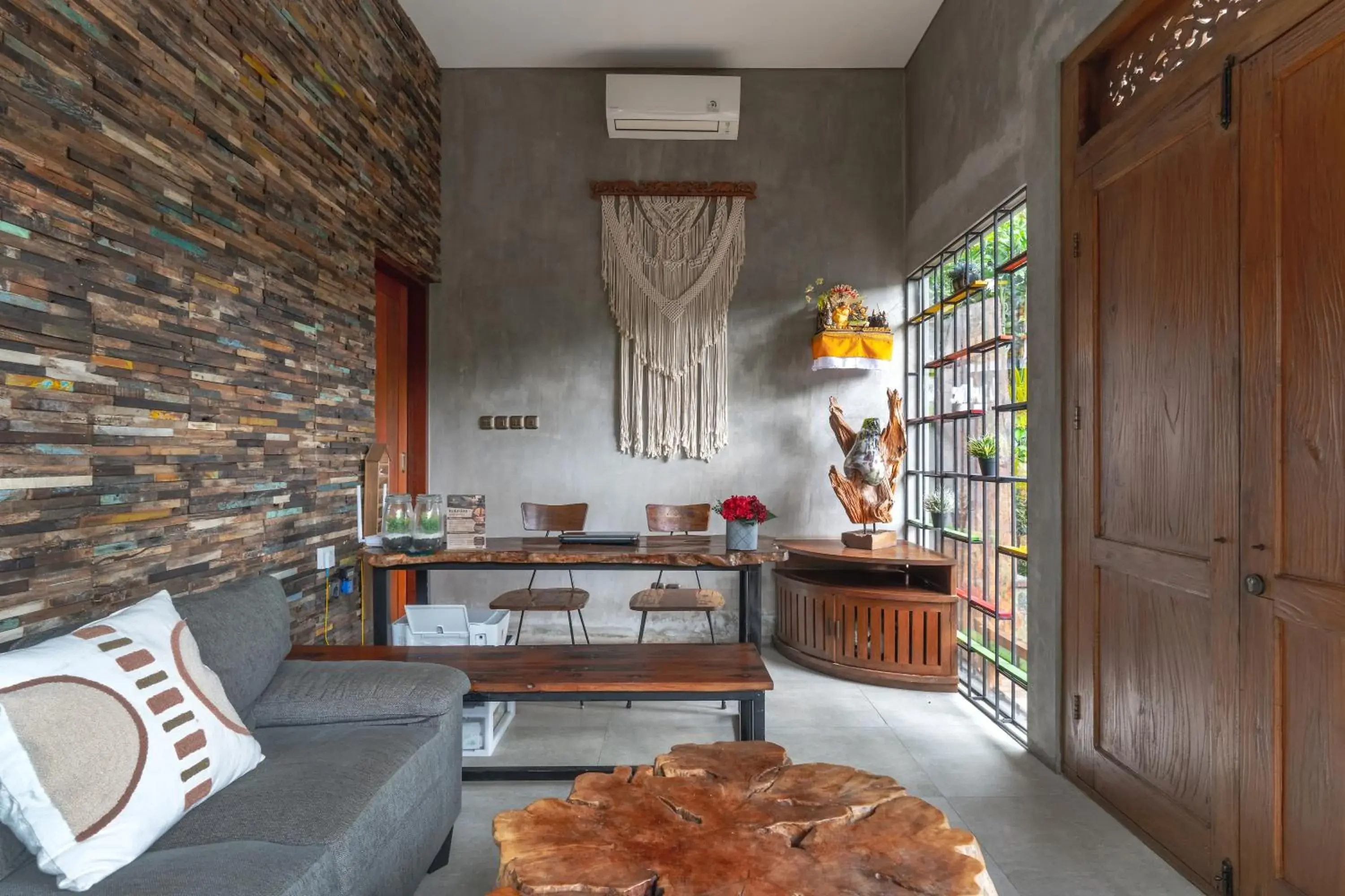 Lobby or reception in Vinna Villa Seminyak by The Wina Resorts Lobby or reception in Vinna Villa Seminyak by The Wina Resorts