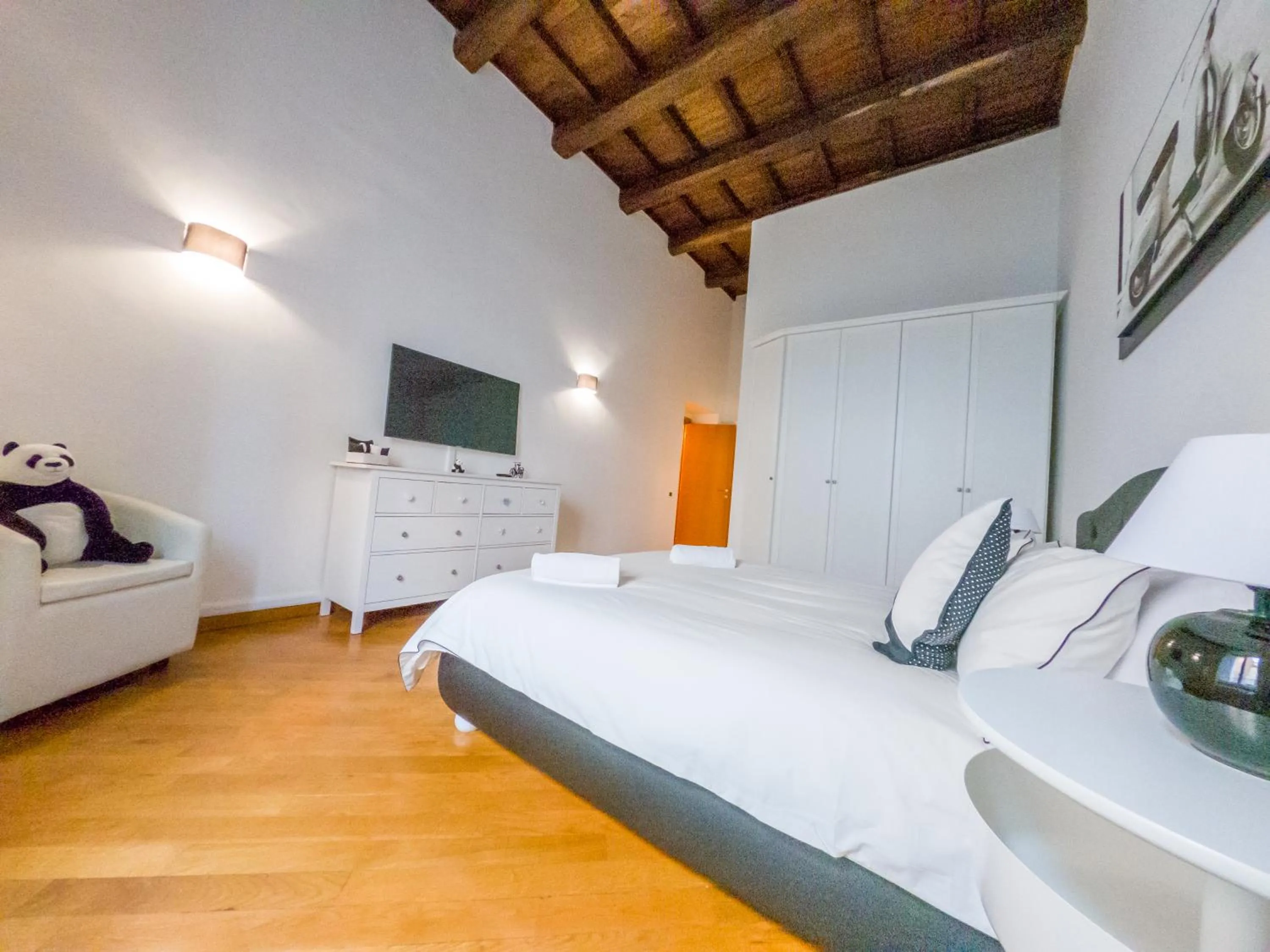 Bedroom, Bed in Pandy Suite