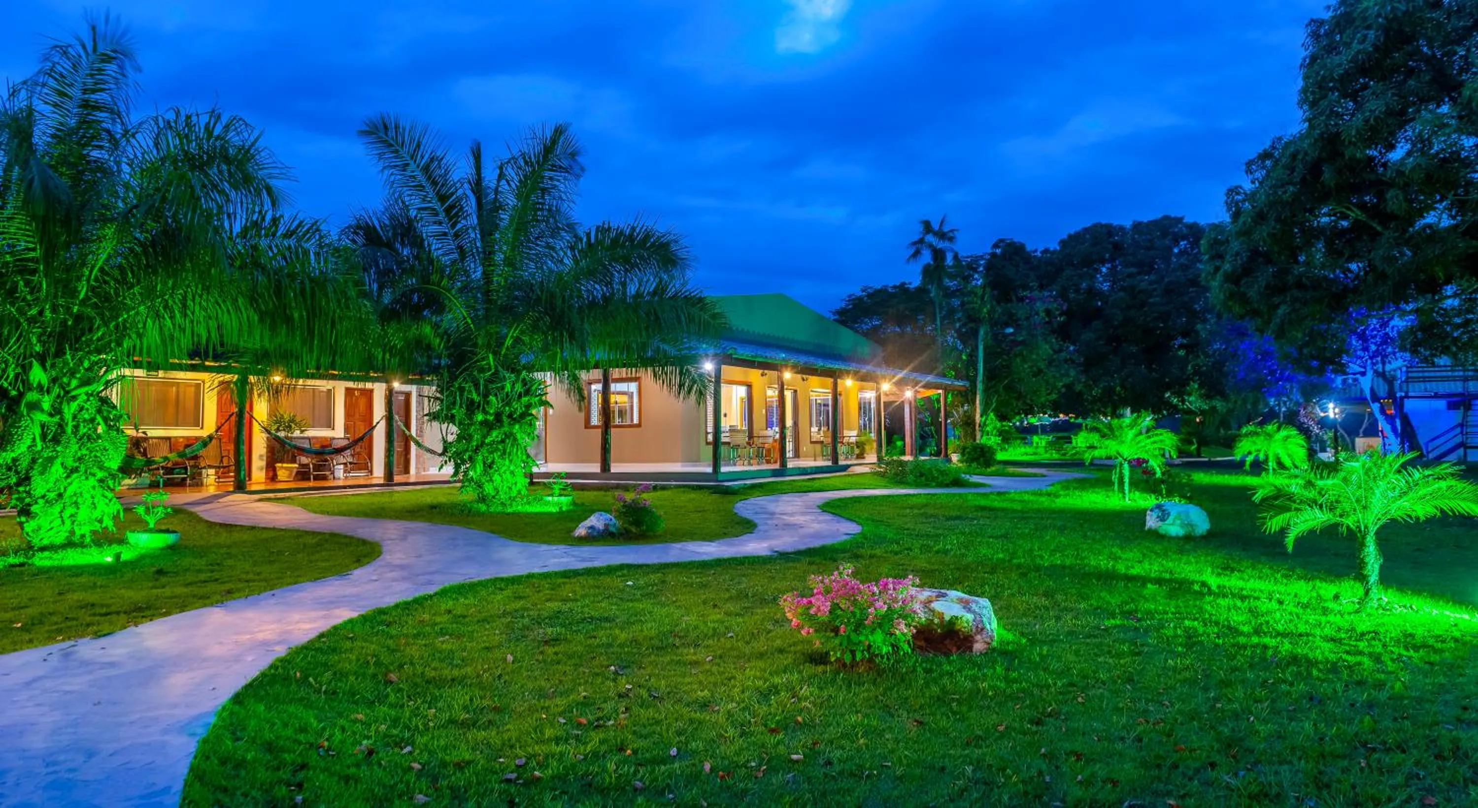 Property building in Pousada Piuval