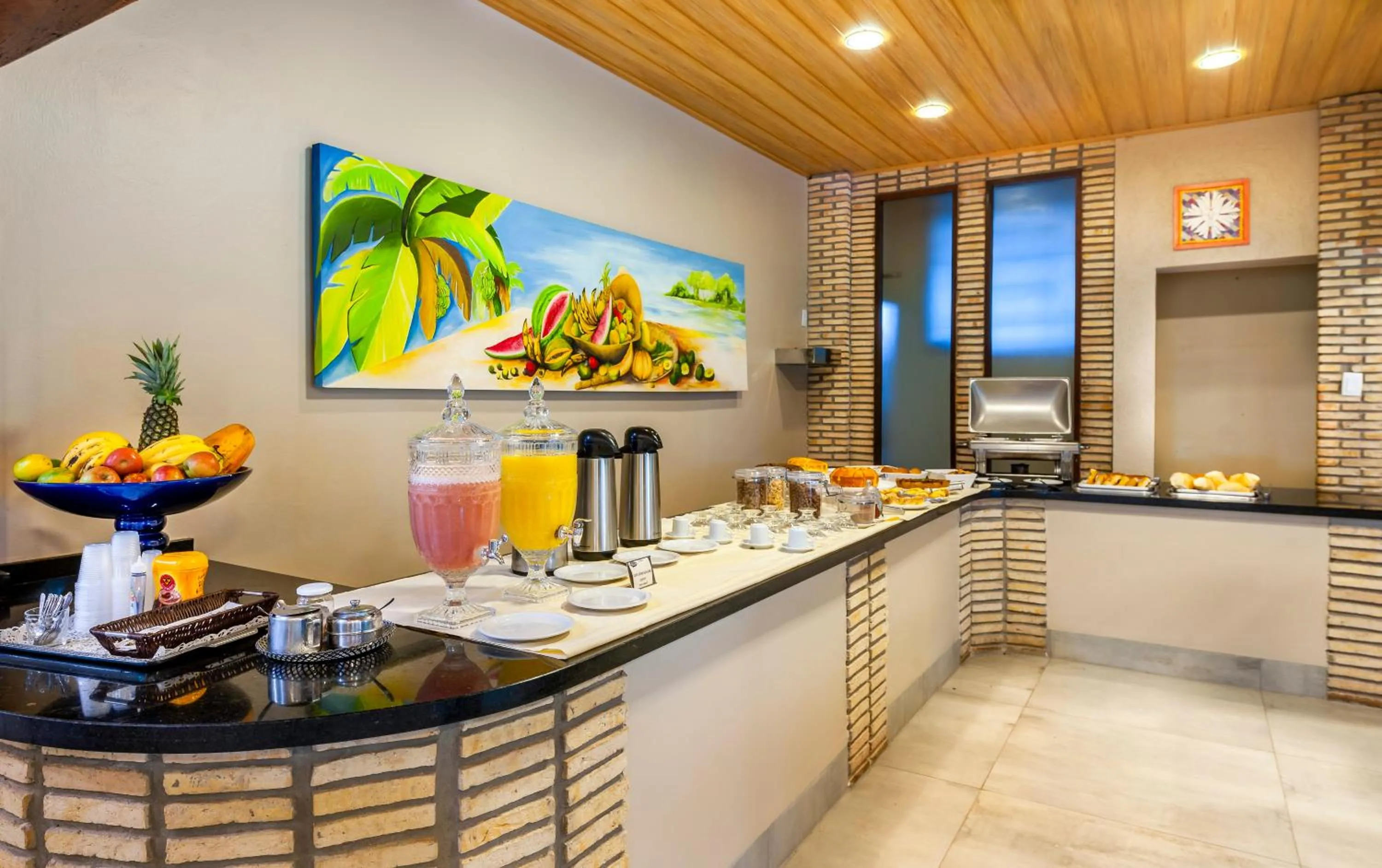 Restaurant/places to eat in Pousada Piuval