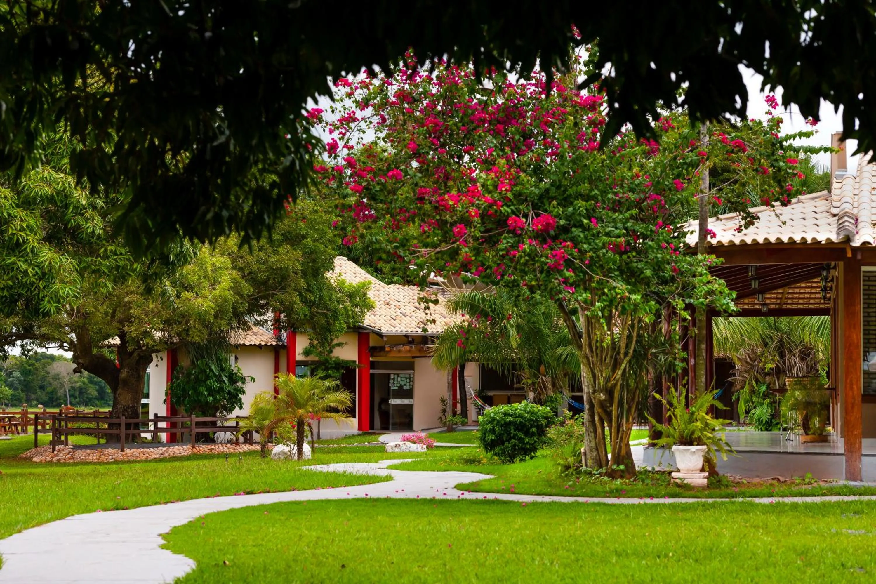 Property building in Pousada Piuval