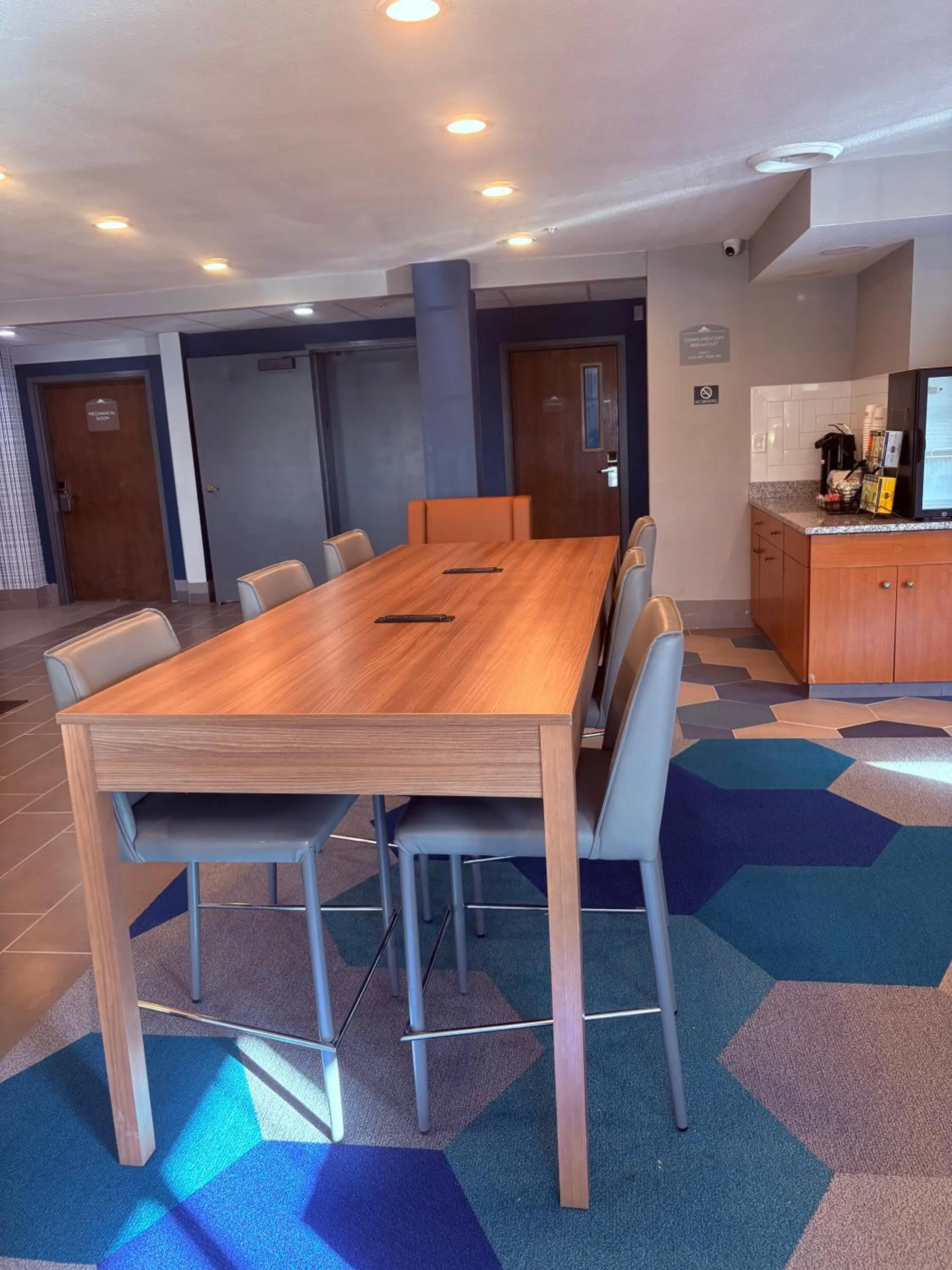 Lobby or reception in Microtel Inn & Suites by Wyndham Denver Airport