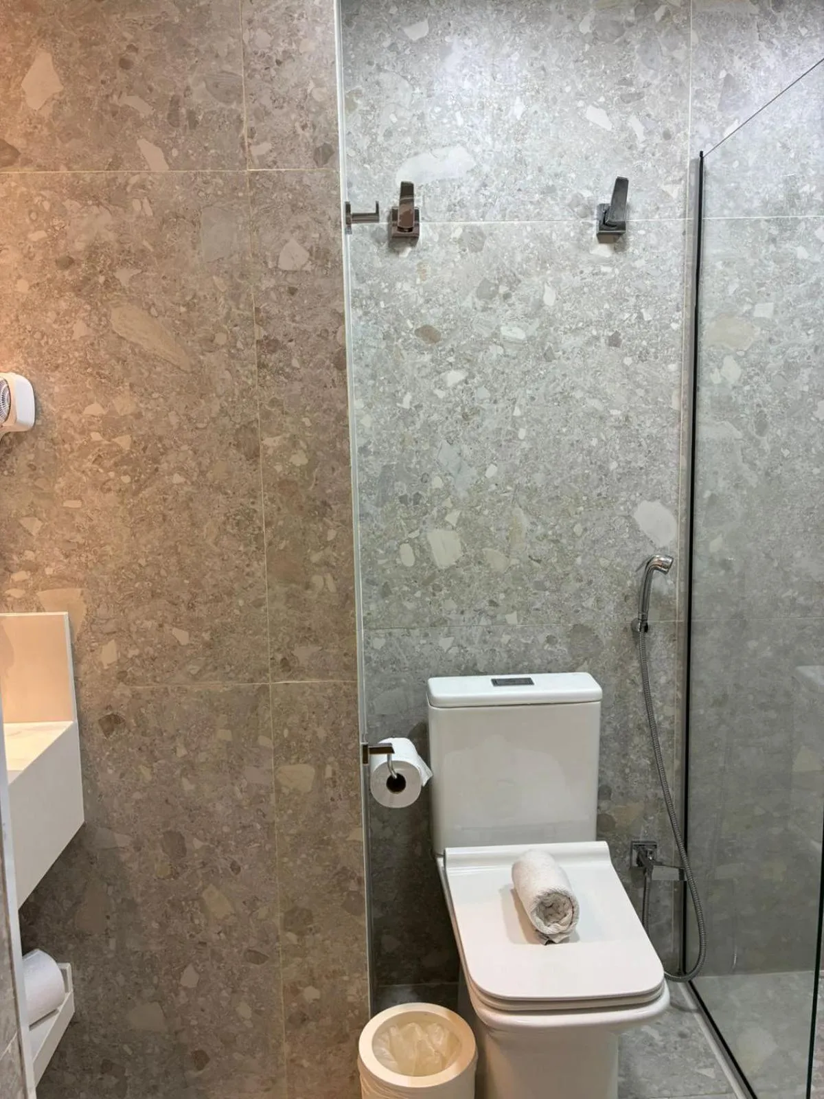 Shower in Hotel Florença