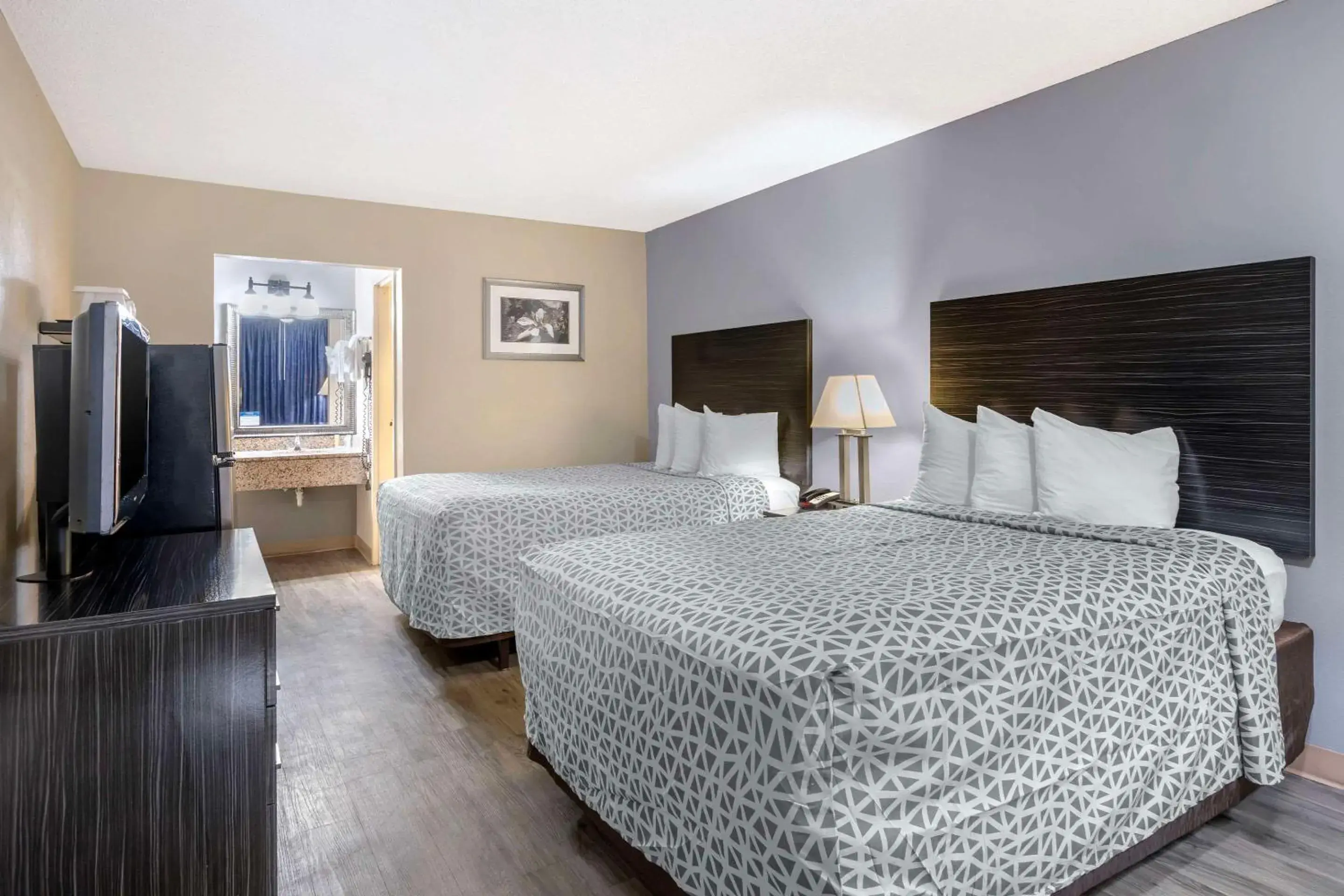 Bedroom, Bed in Suburban Studios International Drive Bedroom, Bed in Suburban Studios International Drive