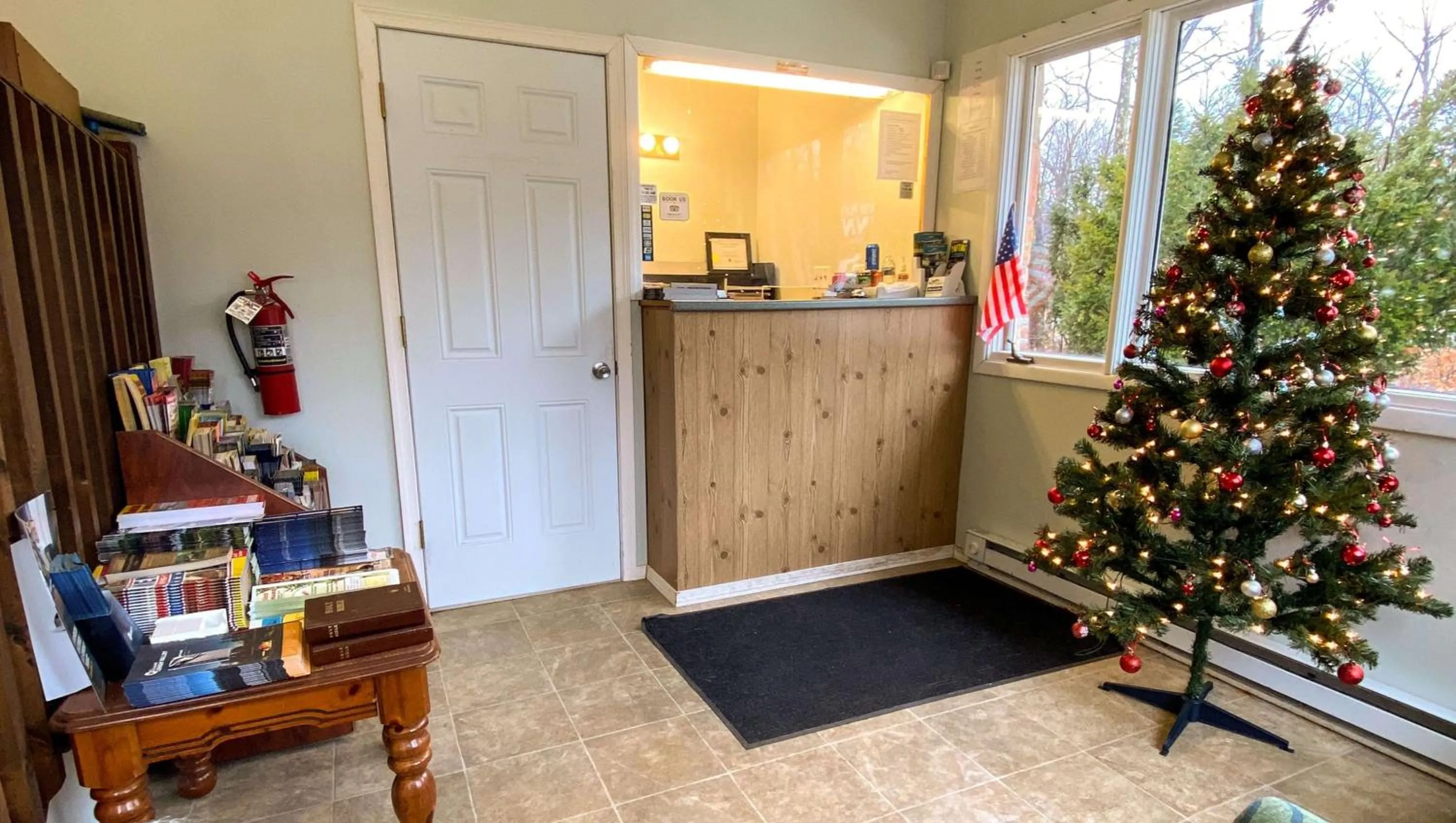 Lobby or reception in Country Place Inn and Suites White Haven