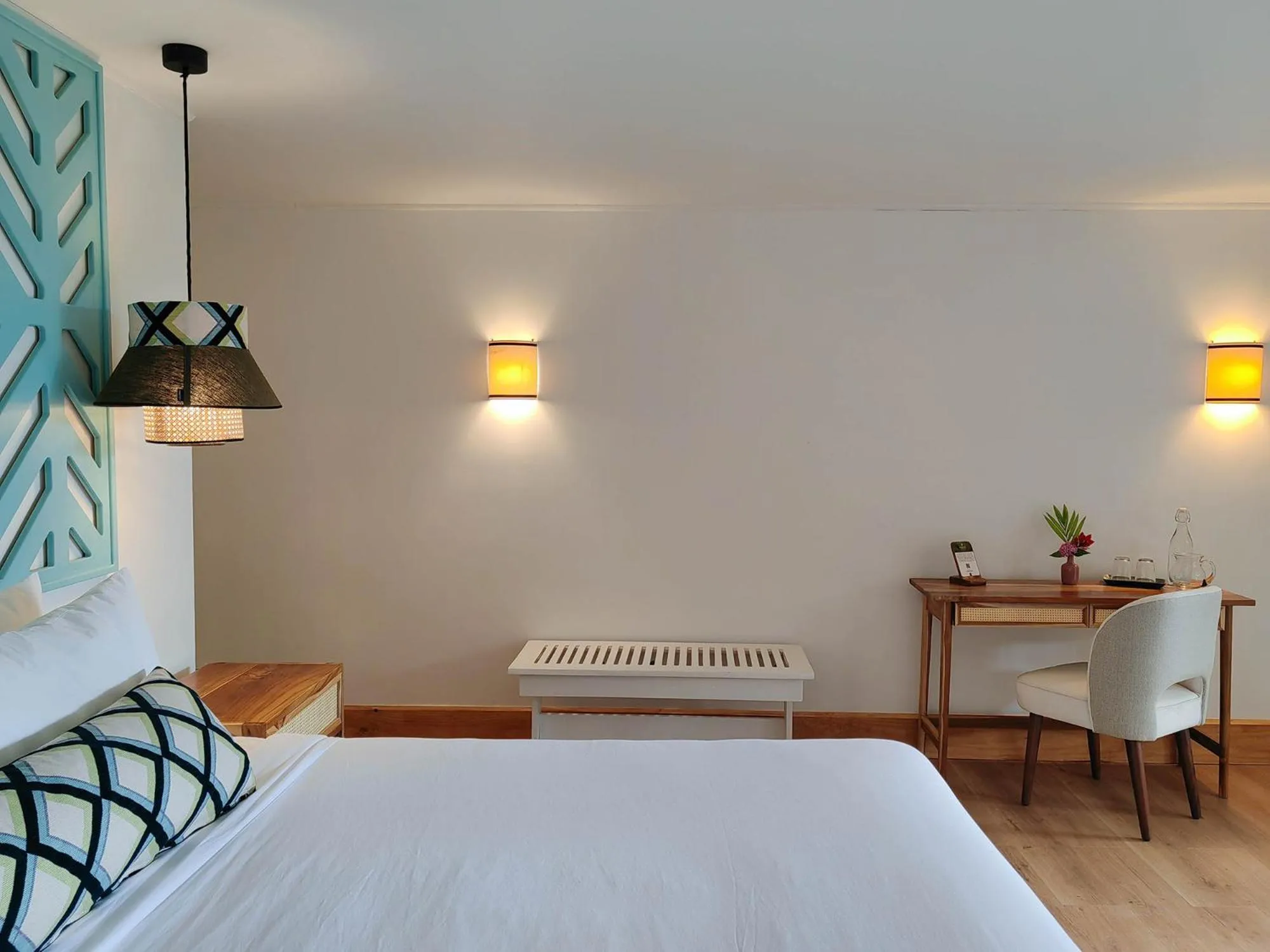 Bedroom, Bed in Monteverde Lodge