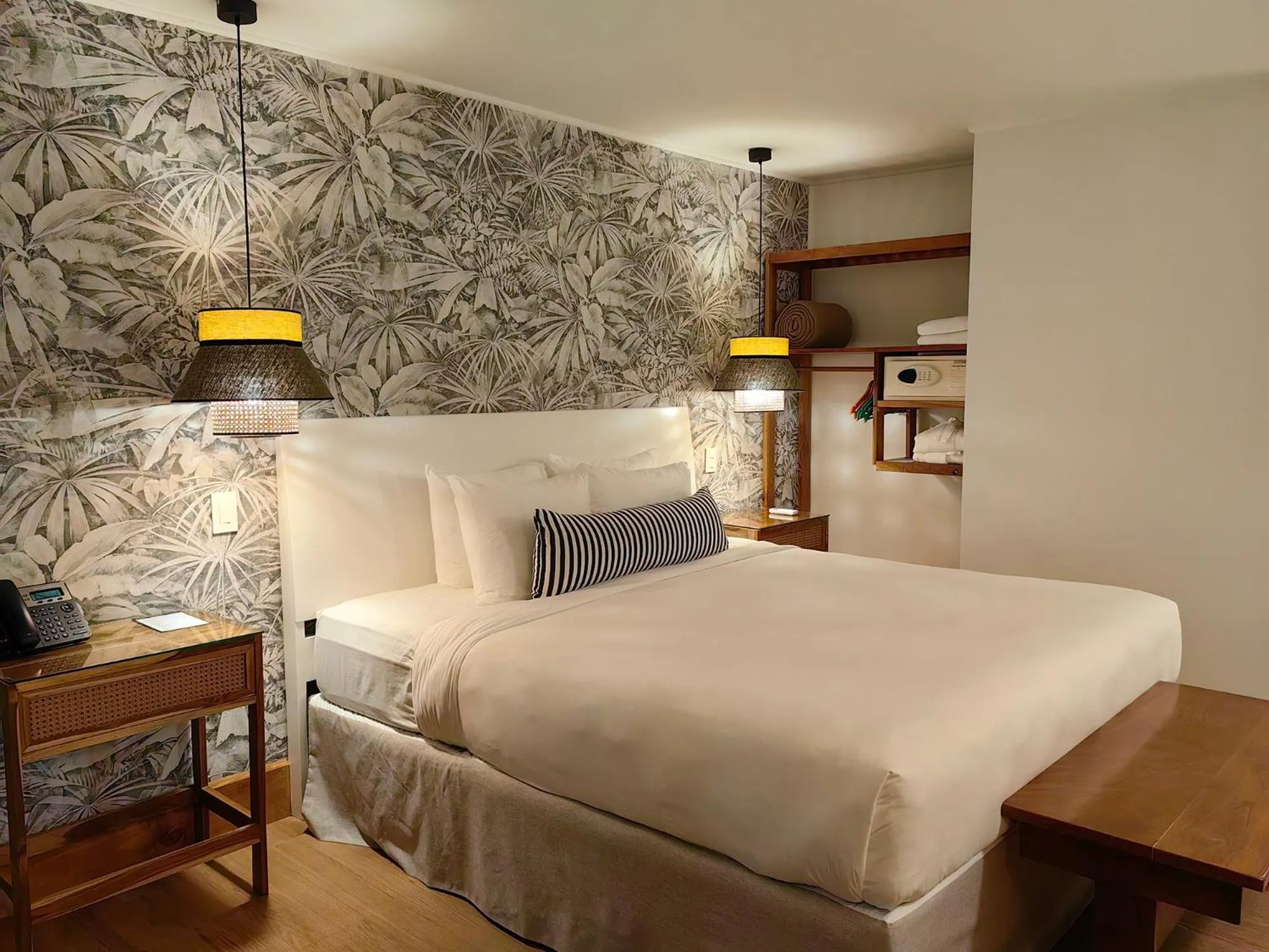 Bed in Monteverde Lodge