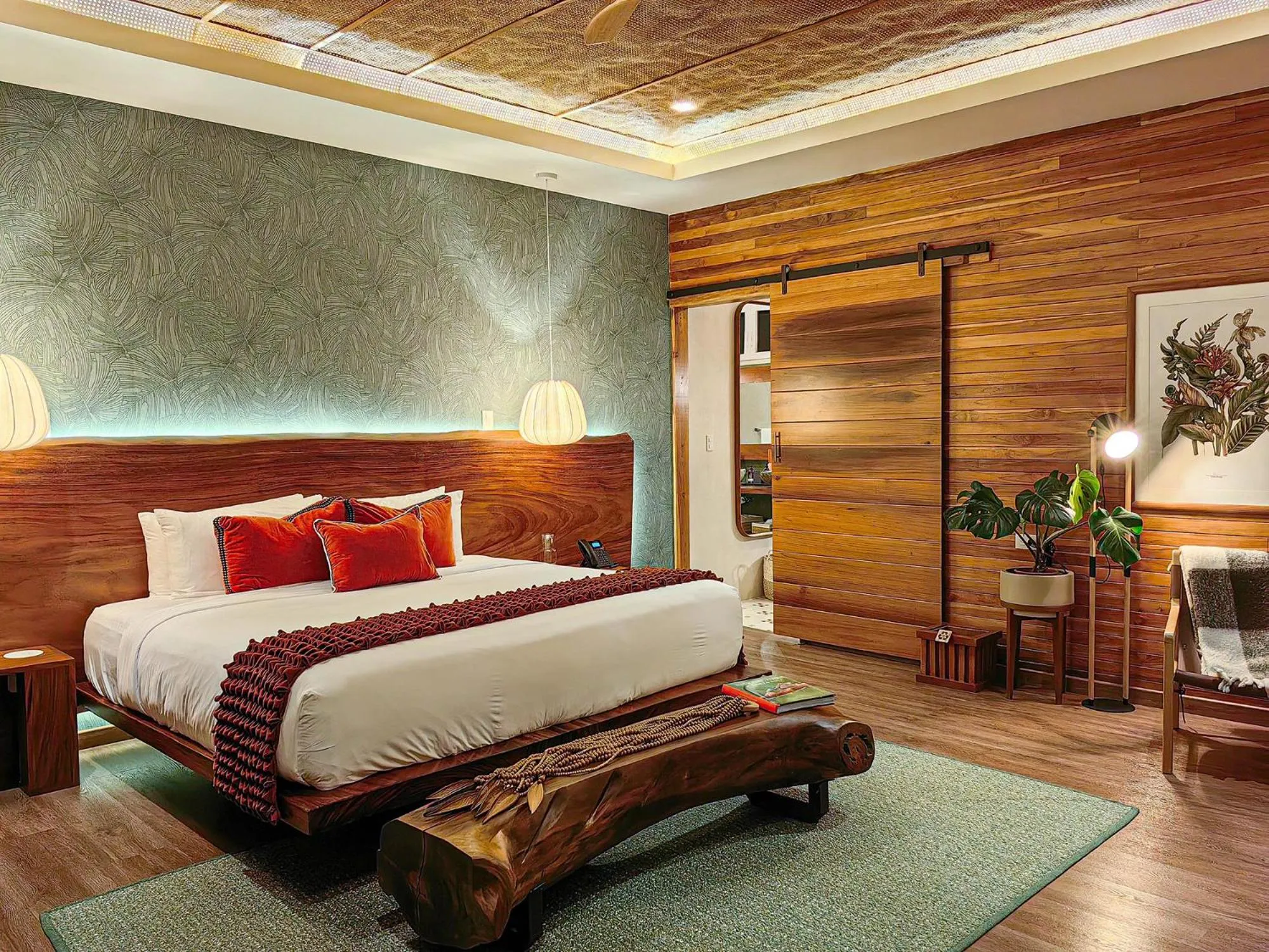 Bedroom, Bed in Monteverde Lodge