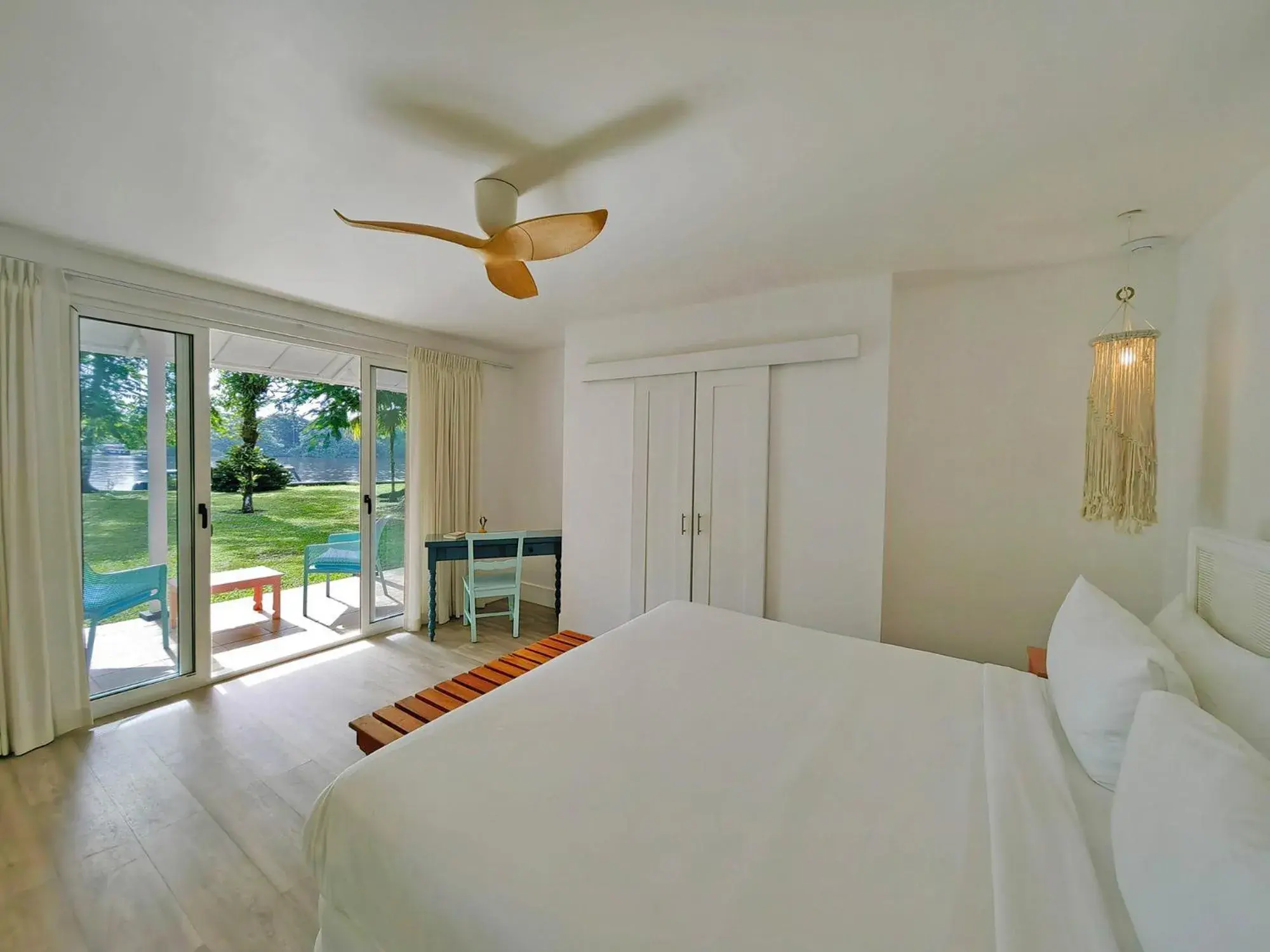 Papi Brown Downstairs Suites - King Bed in Tortuga Lodge Papi Brown Downstairs Suites - King Bed in Tortuga Lodge