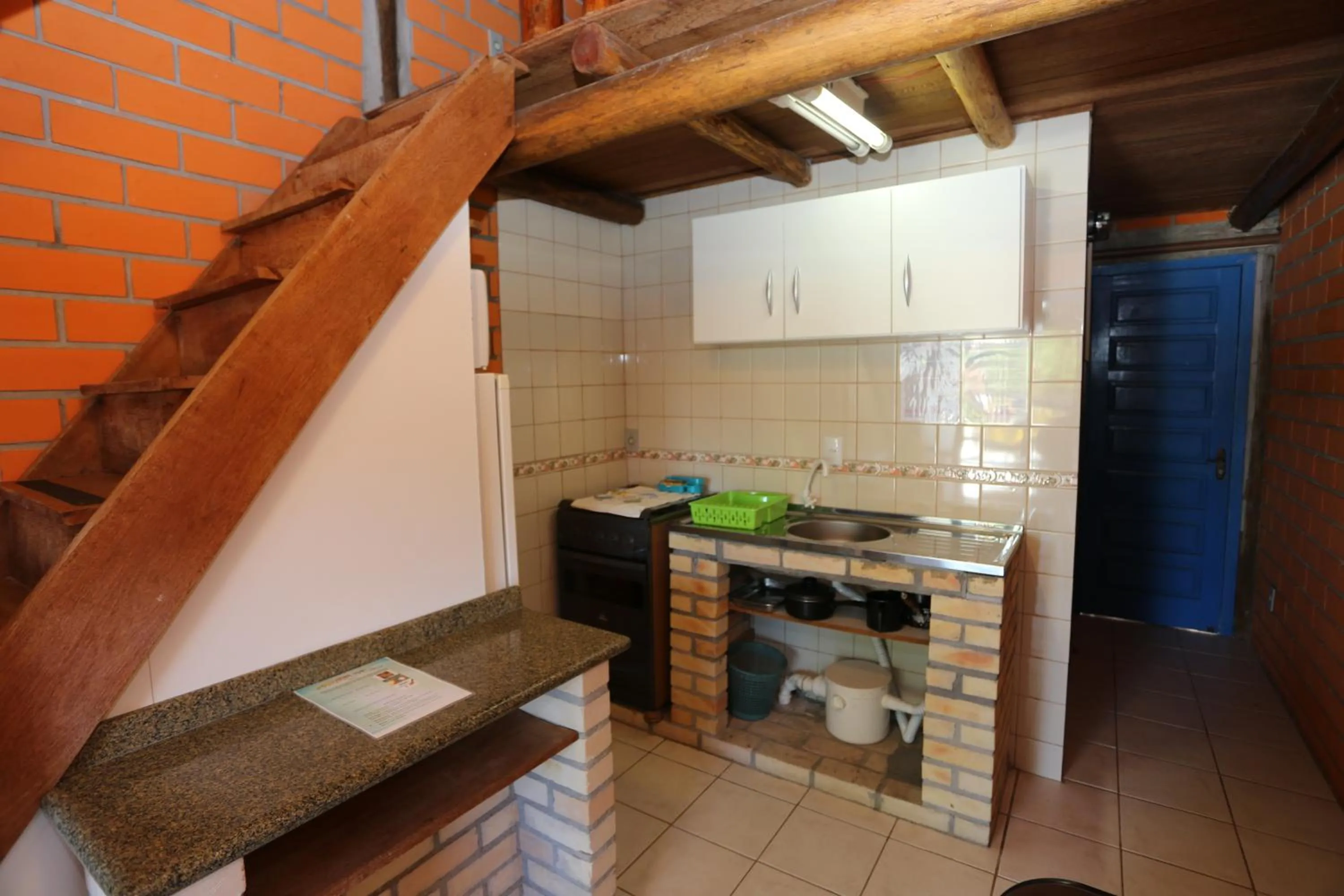 Kitchen or kitchenette in Pousada Oceânica