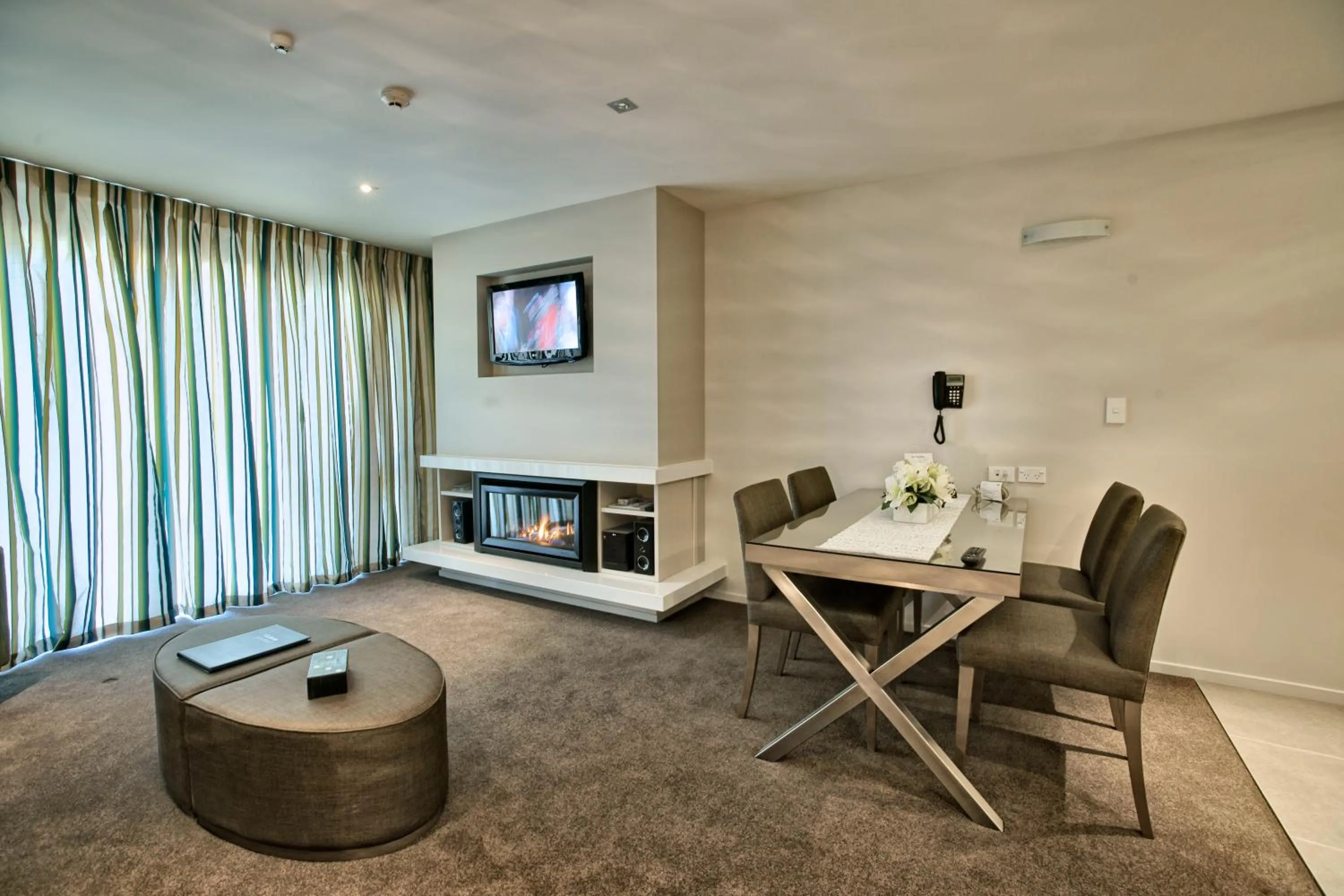 TV and multimedia in The St James Premium Accommodation