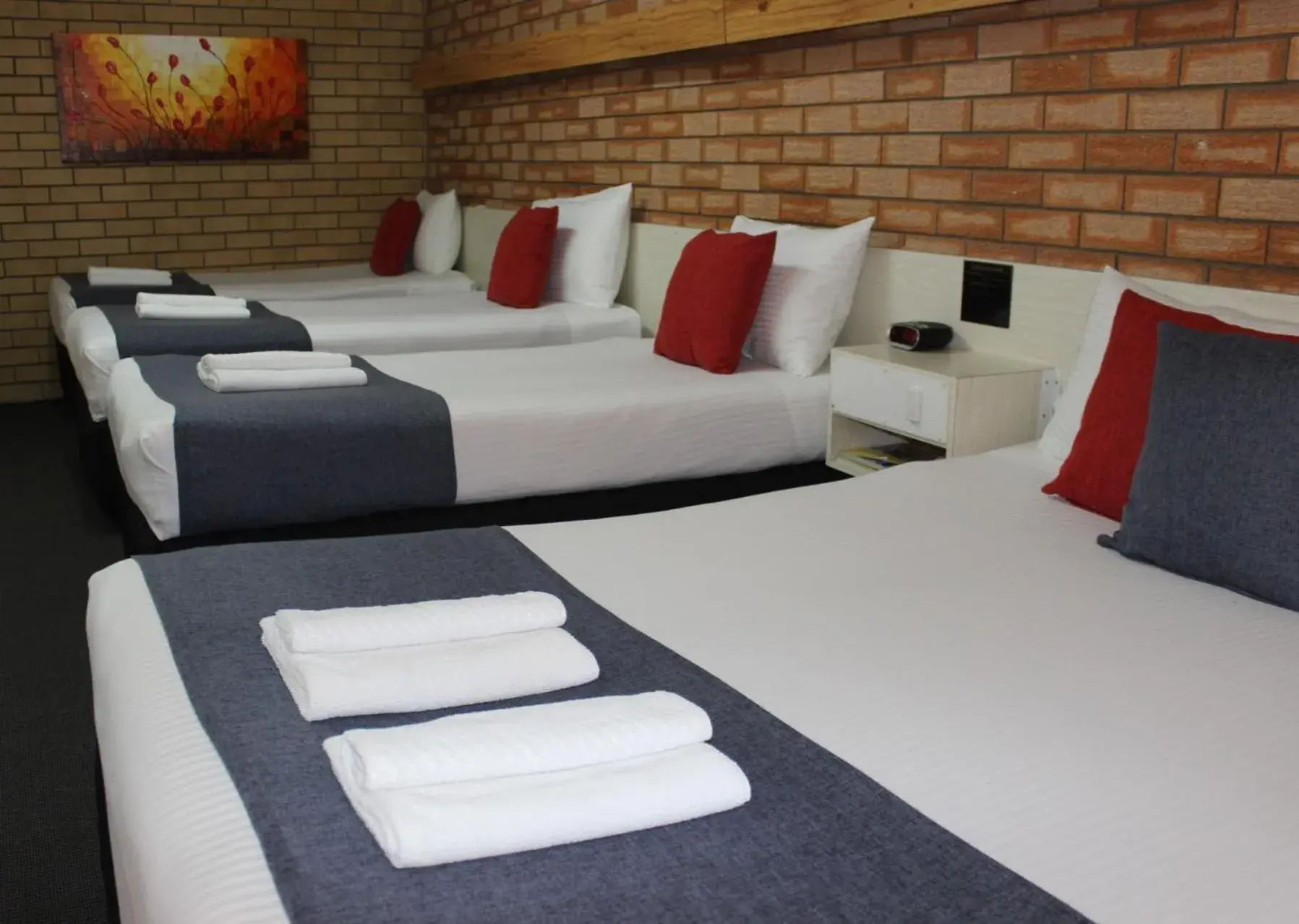 Family Room (2 Adults + 3 Children) in Golden Harvest Motor Inn Moree Family Room (2 Adults + 3 Children) in Golden Harvest Motor Inn Moree