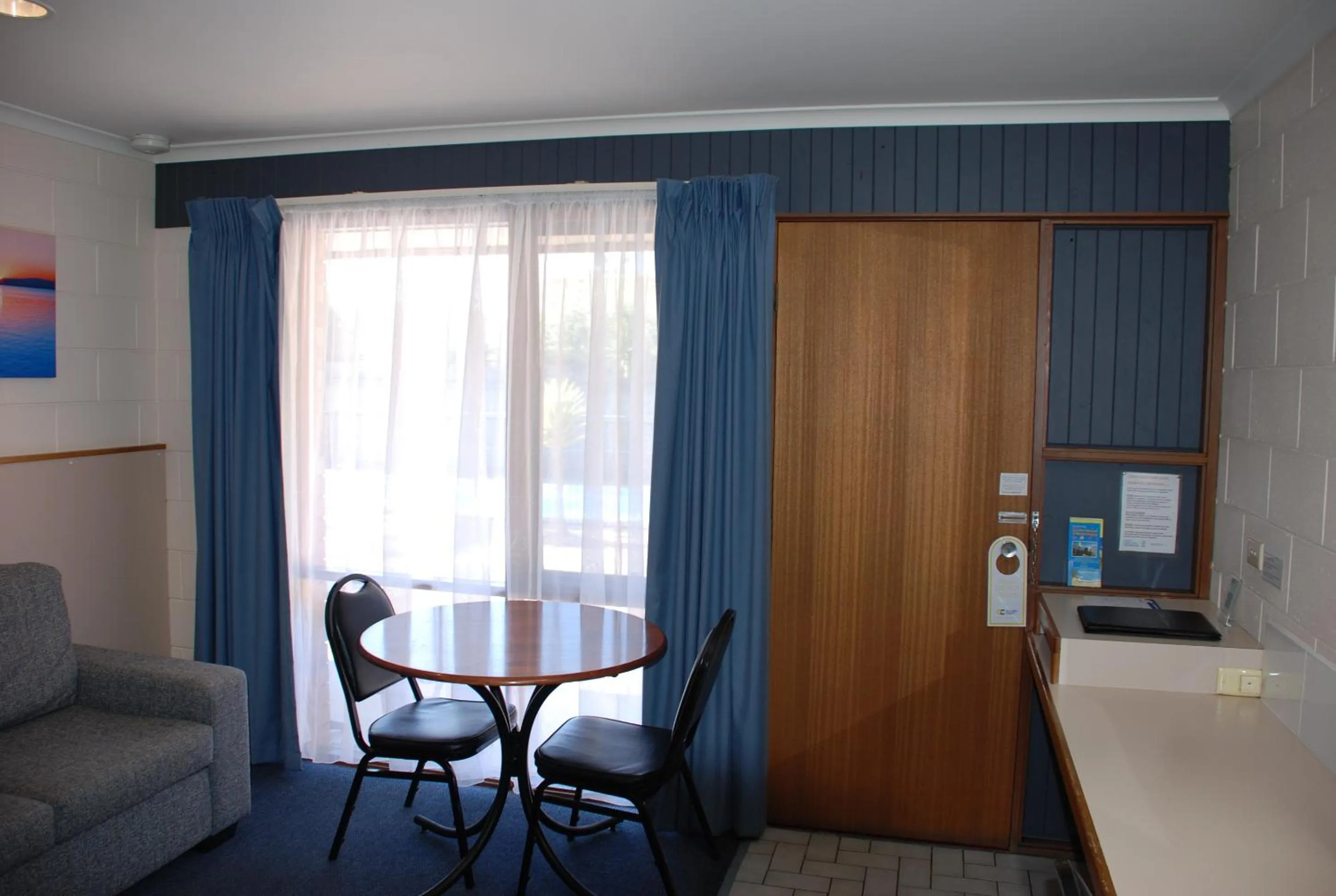 Dining area in Cunningham Shore Motel