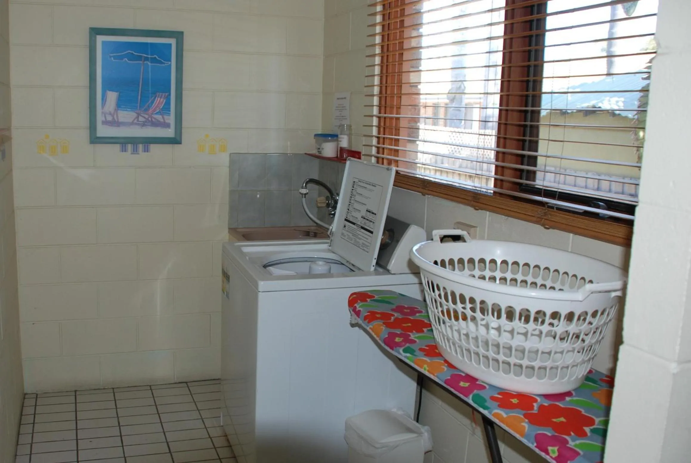 laundry in Cunningham Shore Motel