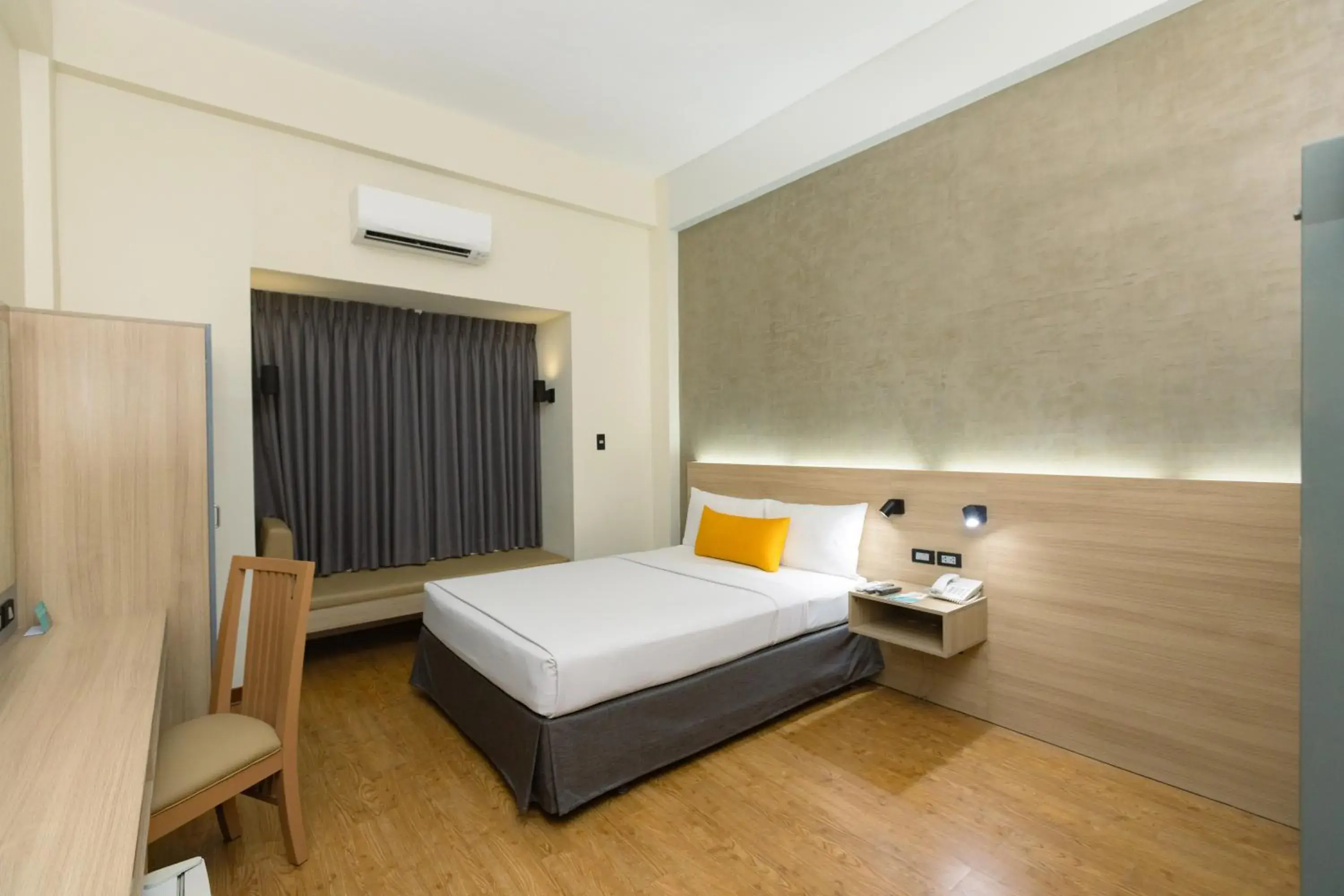 Photo of the whole room, Bed in Microtel by Wyndham General Santos Photo of the whole room, Bed in Microtel by Wyndham General Santos