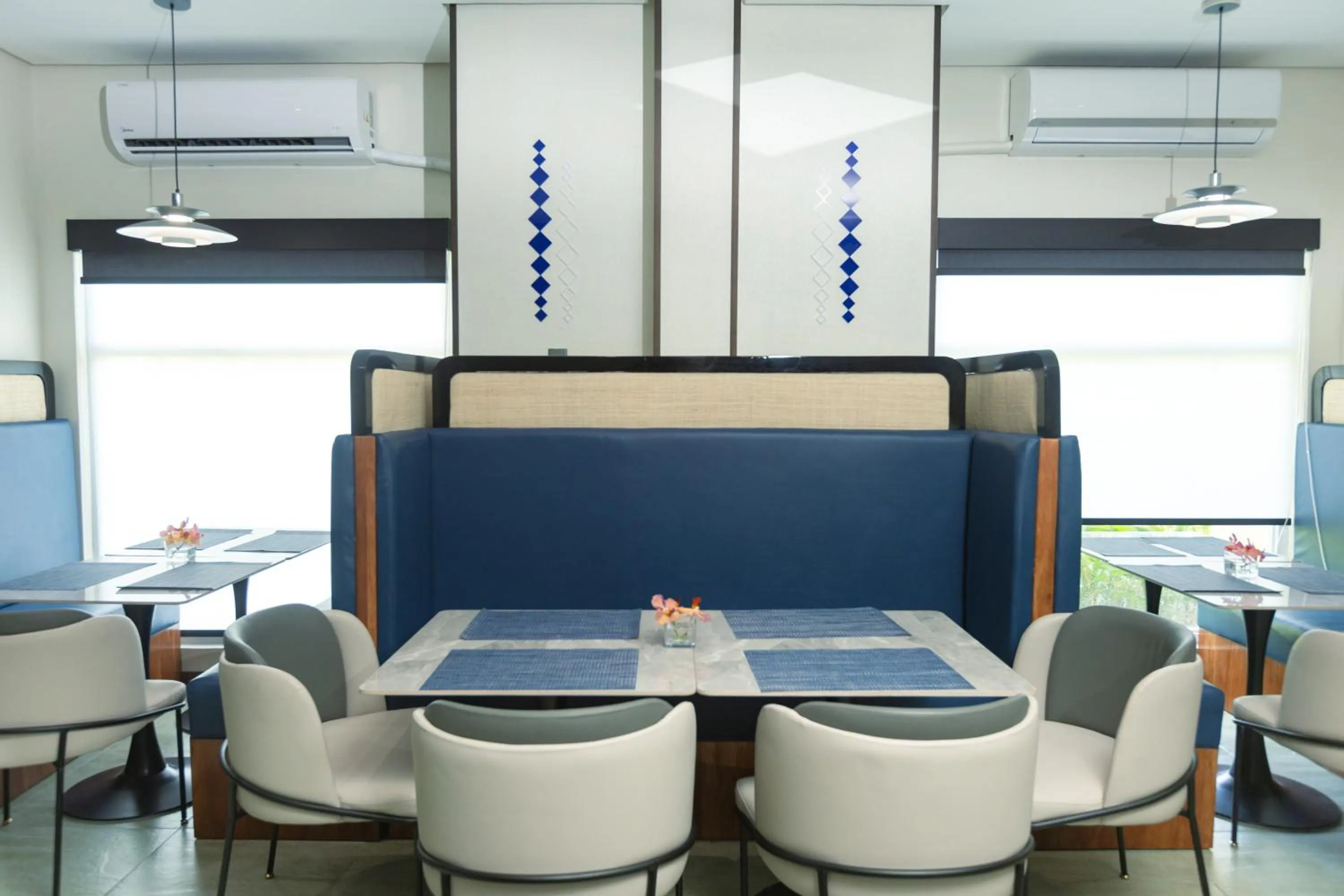 Restaurant/places to eat in Microtel by Wyndham General Santos