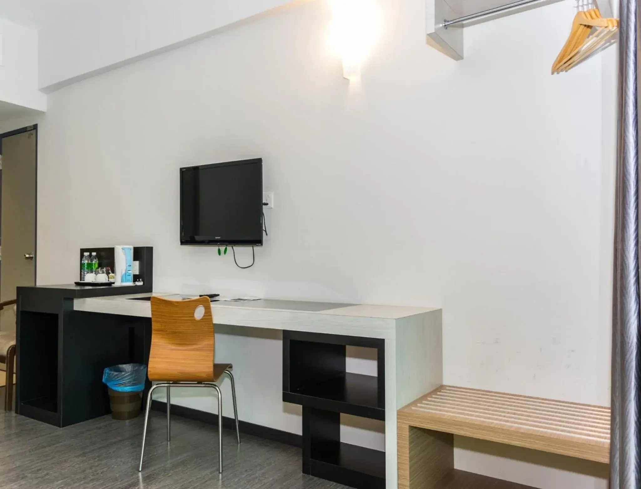 TV and multimedia in MH Sentral Hotel Sg Siput TV and multimedia in MH Sentral Hotel Sg Siput